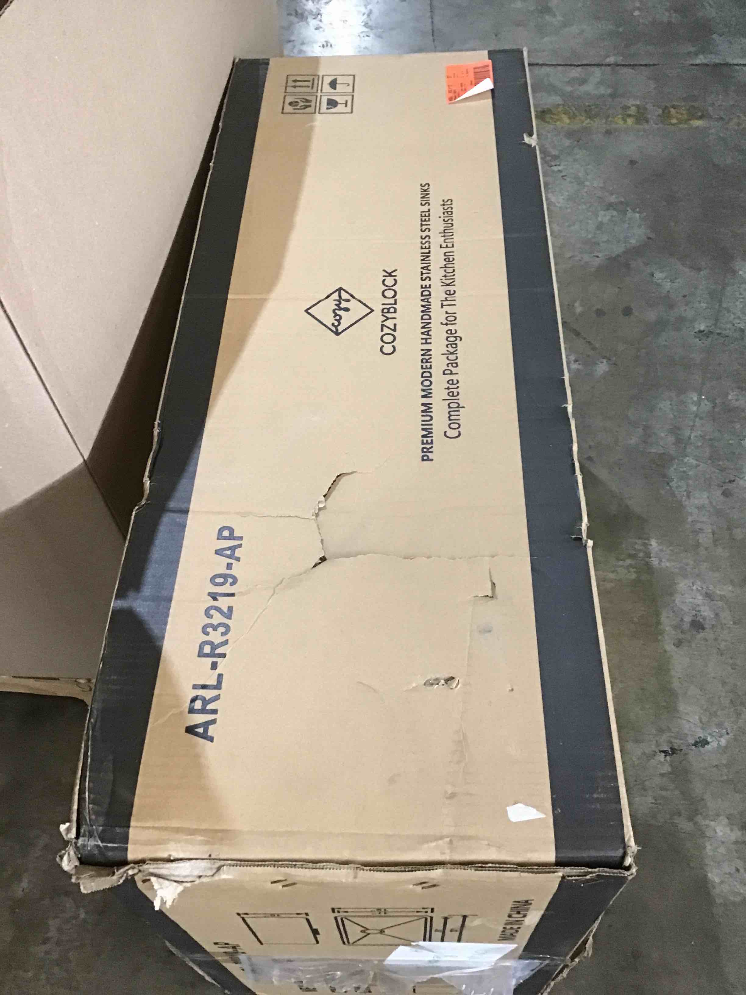 https://s3.amazonaws.com/lotting-images-prod/bidfta/RED5629127_1699632044940.jpeg