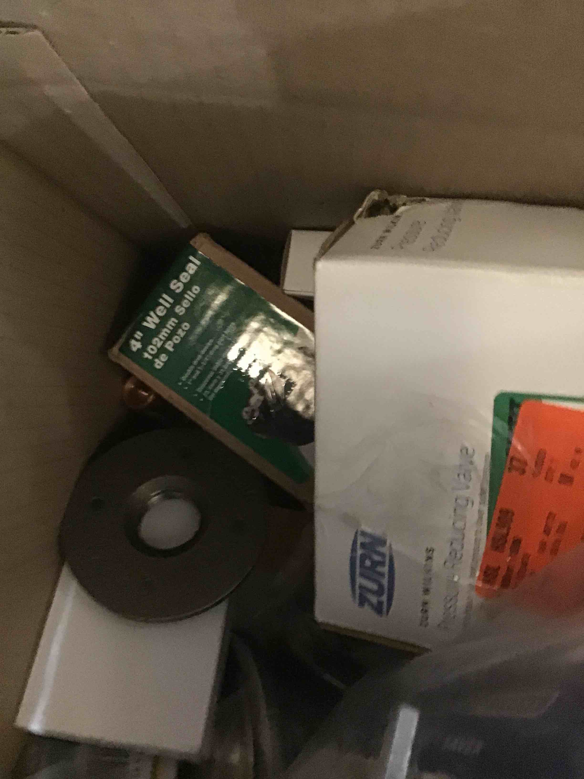 https://s3.amazonaws.com/lotting-images-prod/bidfta/RED5629184_1699647107105.jpeg
