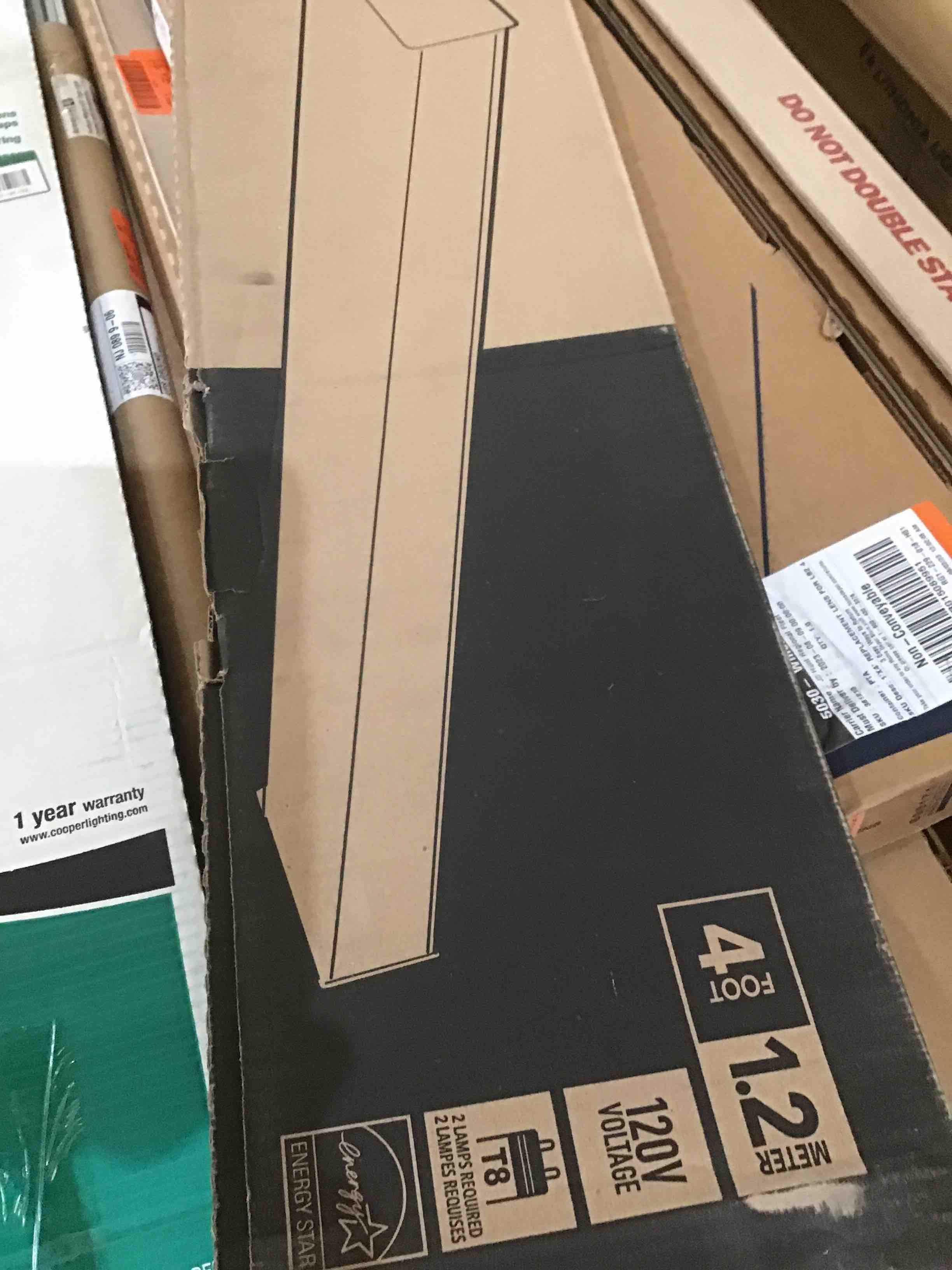 https://s3.amazonaws.com/lotting-images-prod/bidfta/RED5629296_1700067201753.jpeg
