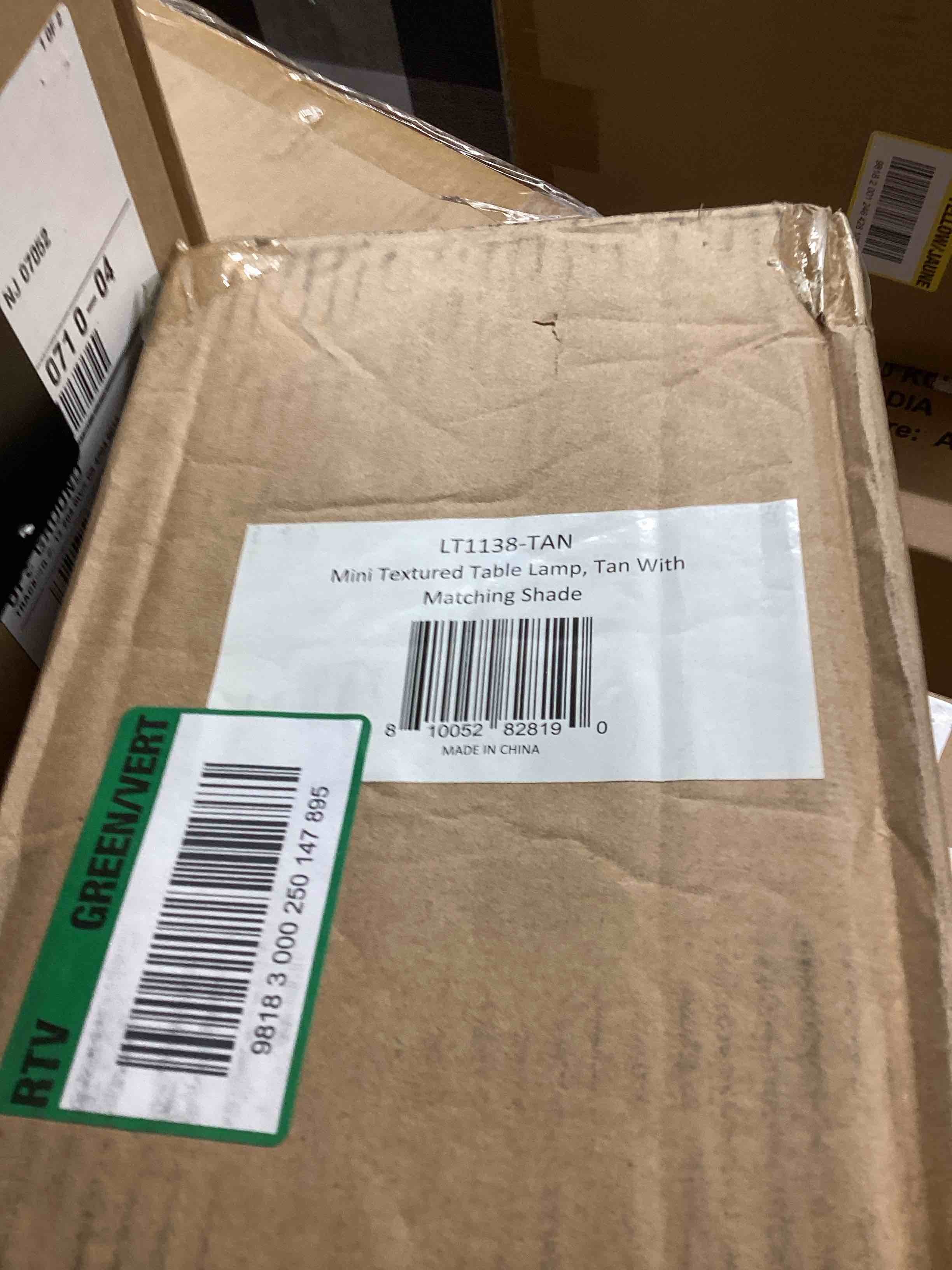 https://s3.amazonaws.com/lotting-images-prod/bidfta/RED5630894_1701880842754.jpeg