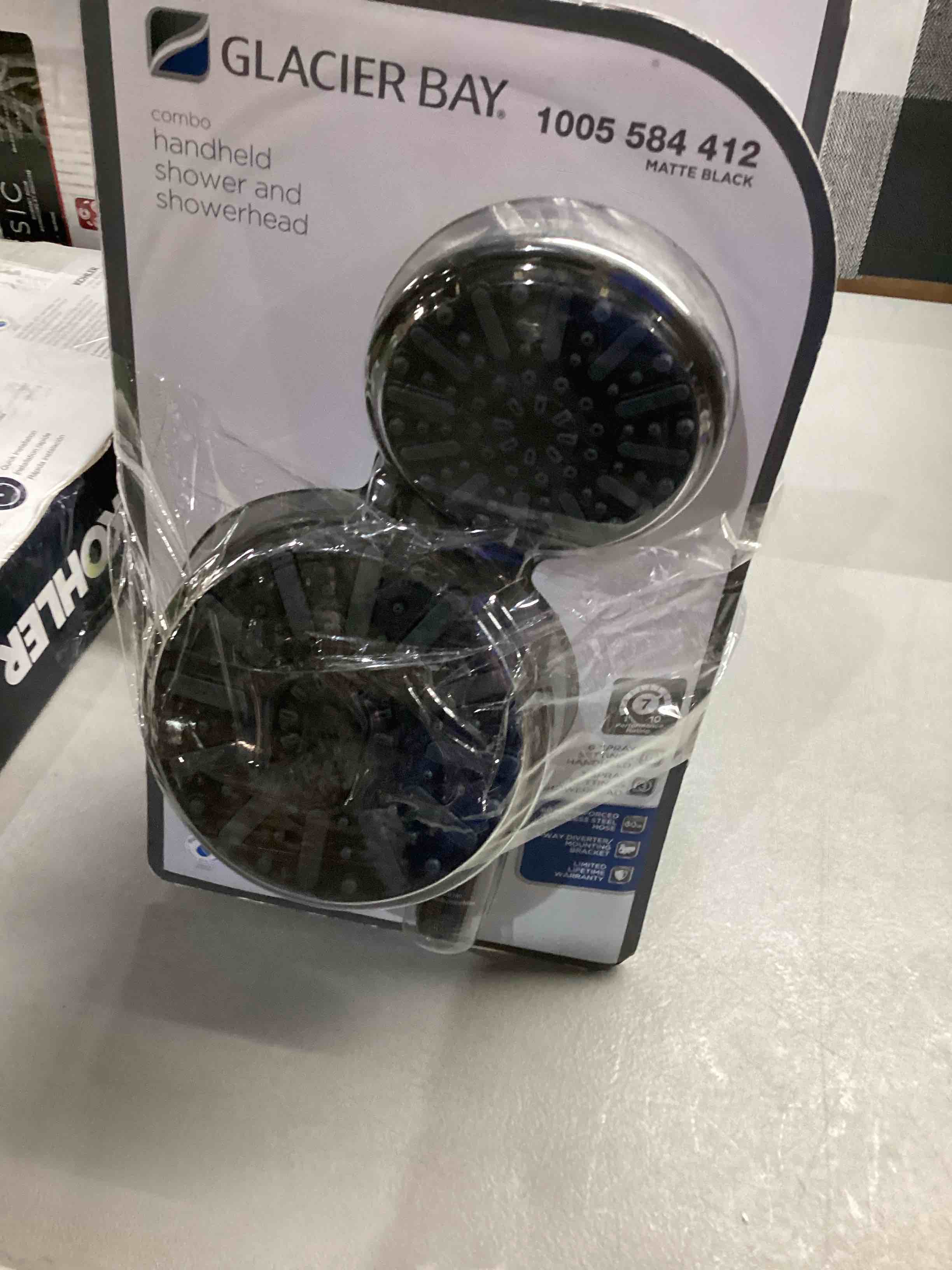 https://s3.amazonaws.com/lotting-images-prod/bidfta/RED5631298_1702478906854.jpeg