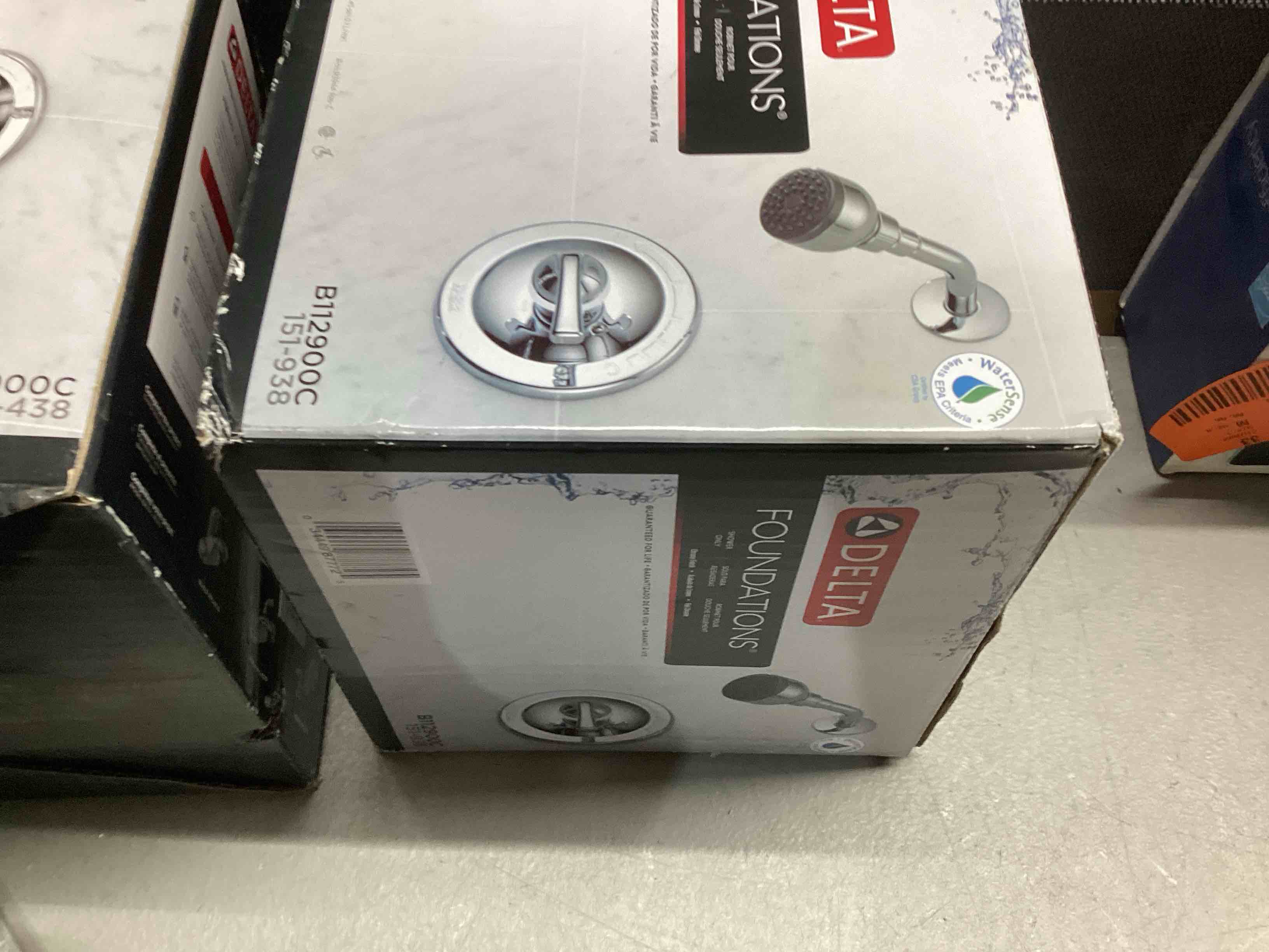 https://s3.amazonaws.com/lotting-images-prod/bidfta/RED5631302_1702479047451.jpeg