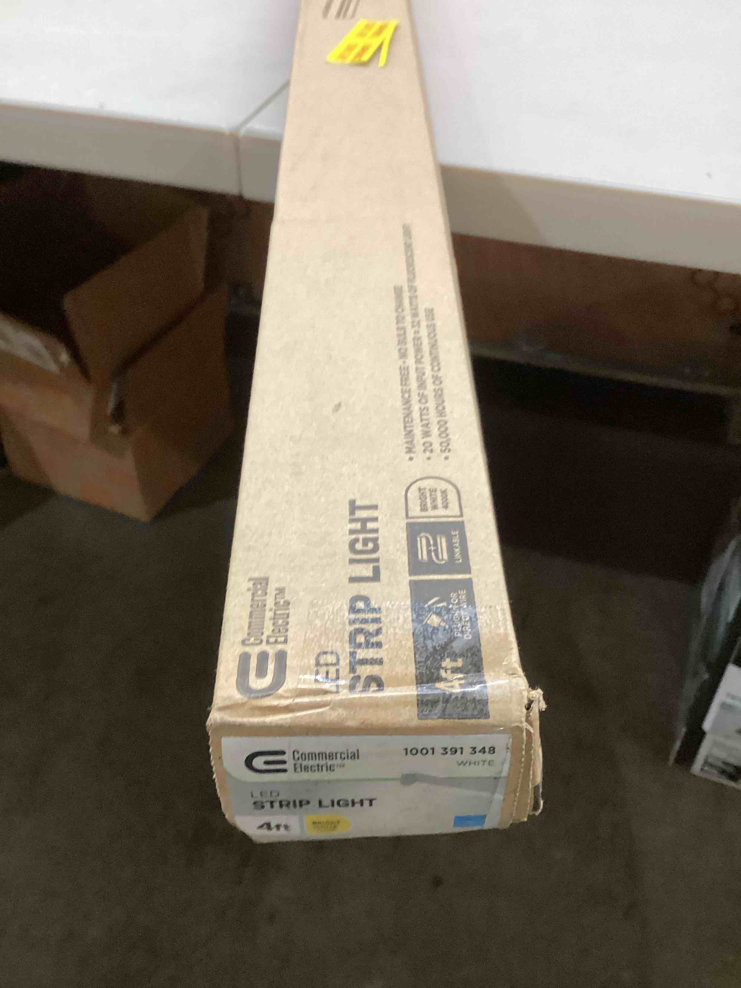 https://s3.amazonaws.com/lotting-images-prod/bidfta/RED5632659_1704981218110.jpeg