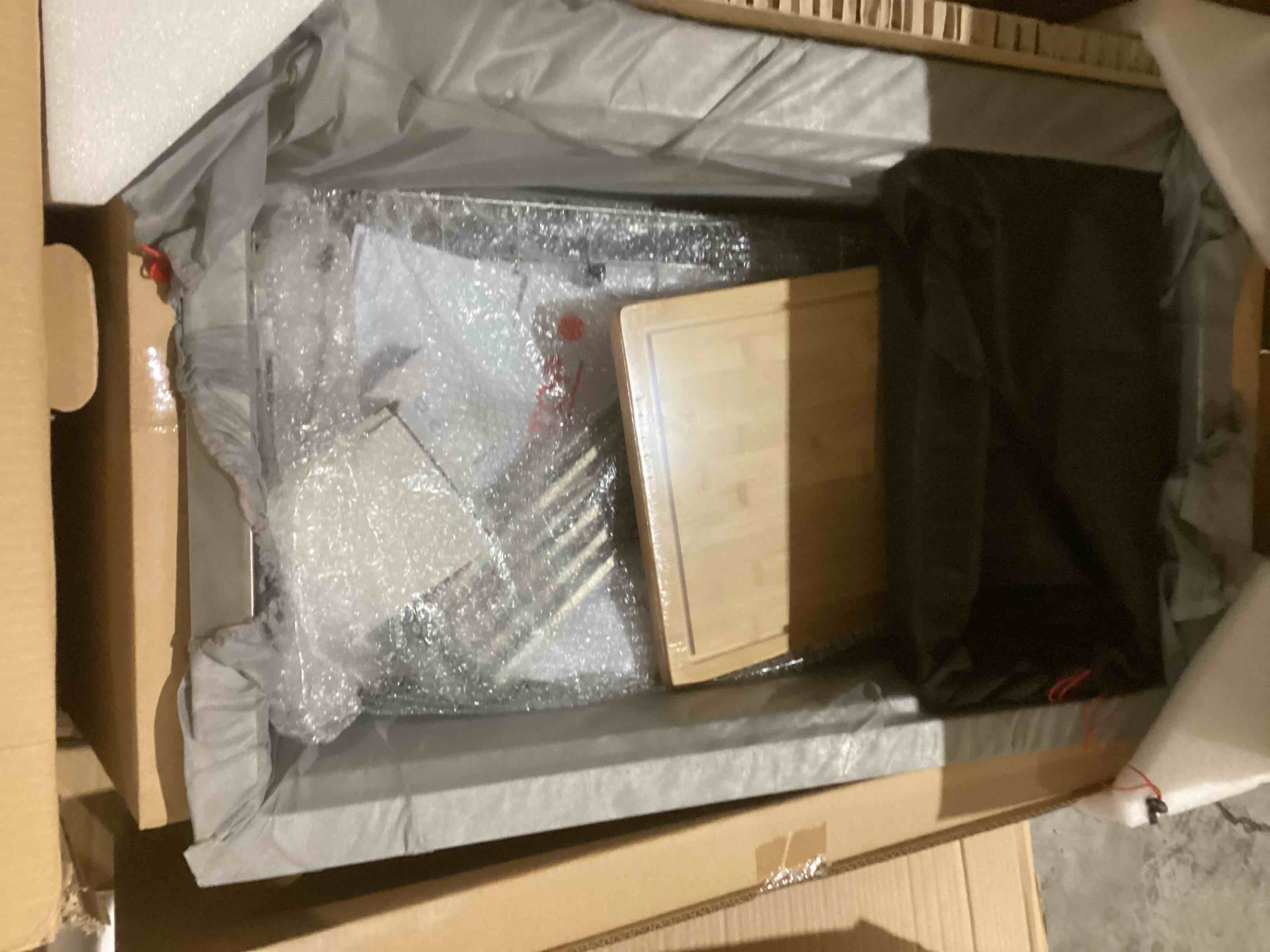 https://s3.amazonaws.com/lotting-images-prod/bidfta/RED5633155_1704461677921.jpeg