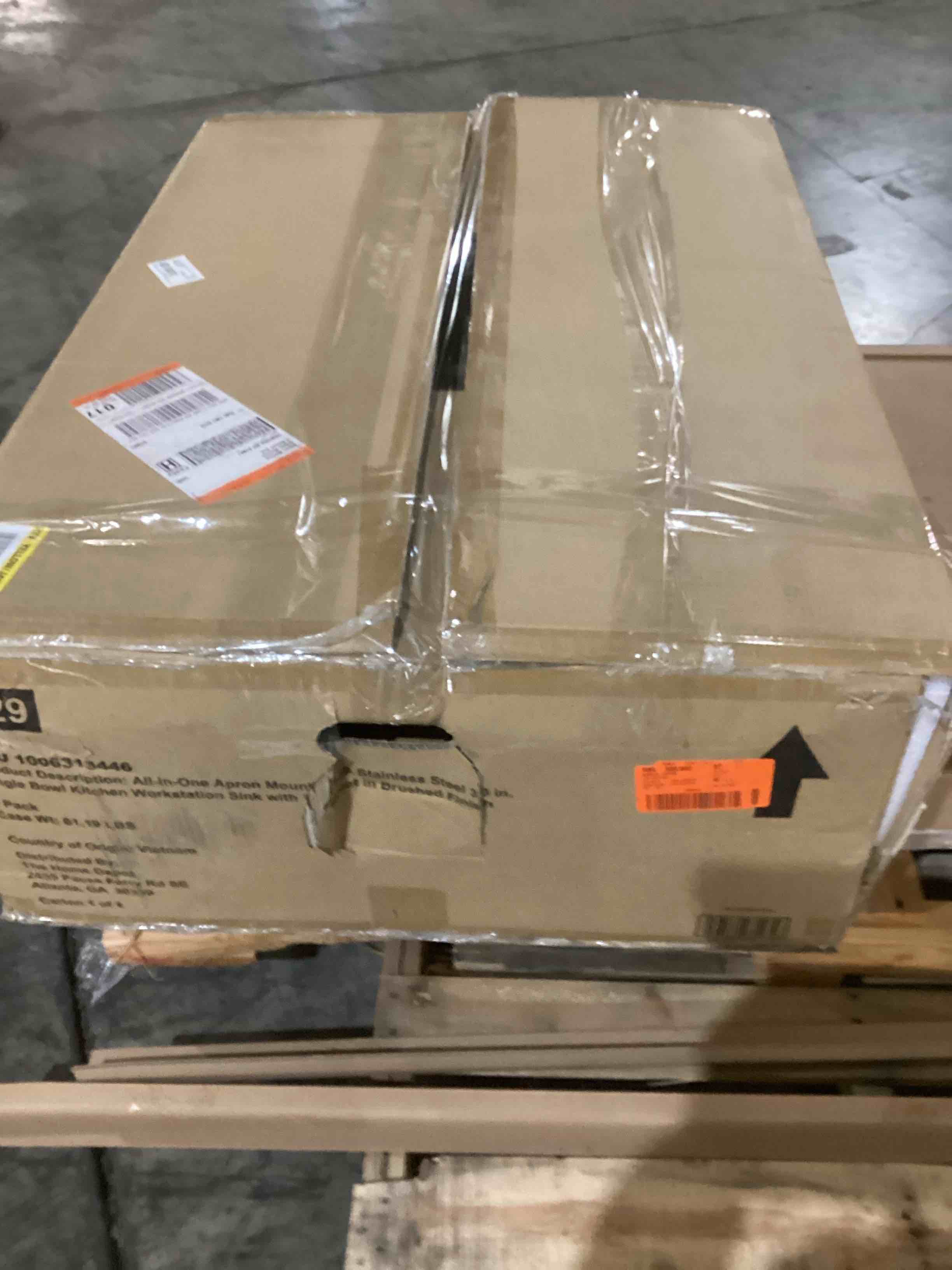 https://s3.amazonaws.com/lotting-images-prod/bidfta/RED5633155_1704461787341.jpeg