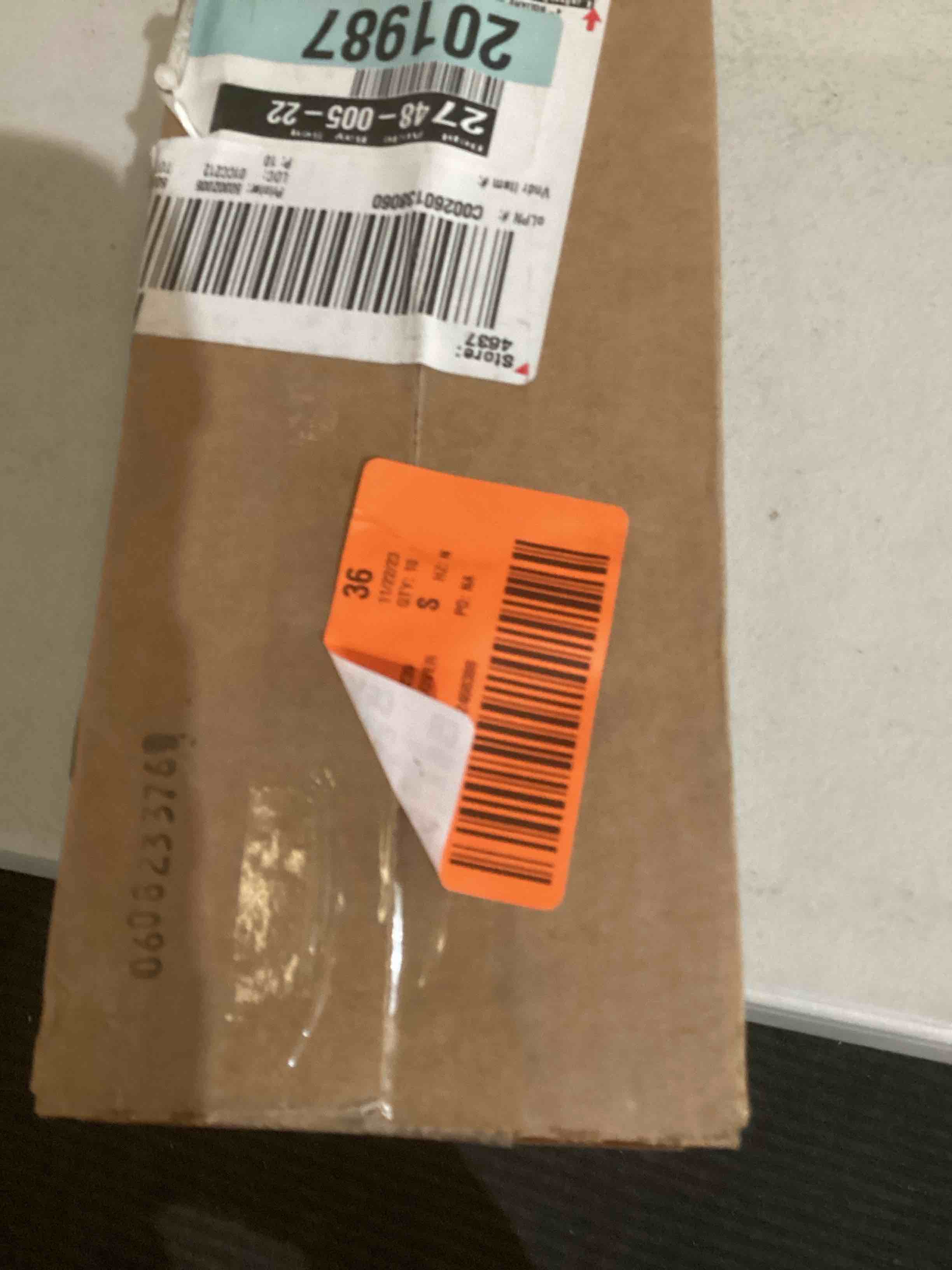 https://s3.amazonaws.com/lotting-images-prod/bidfta/RED5633452_1705007549449.jpeg