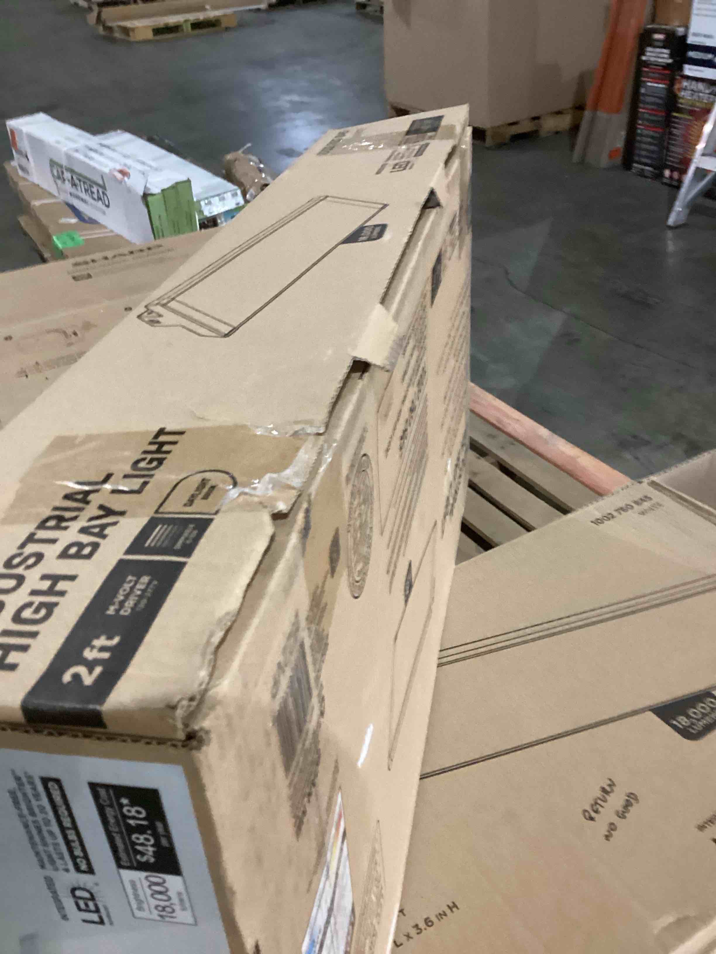 https://s3.amazonaws.com/lotting-images-prod/bidfta/RED5633476_1705066158199.jpeg