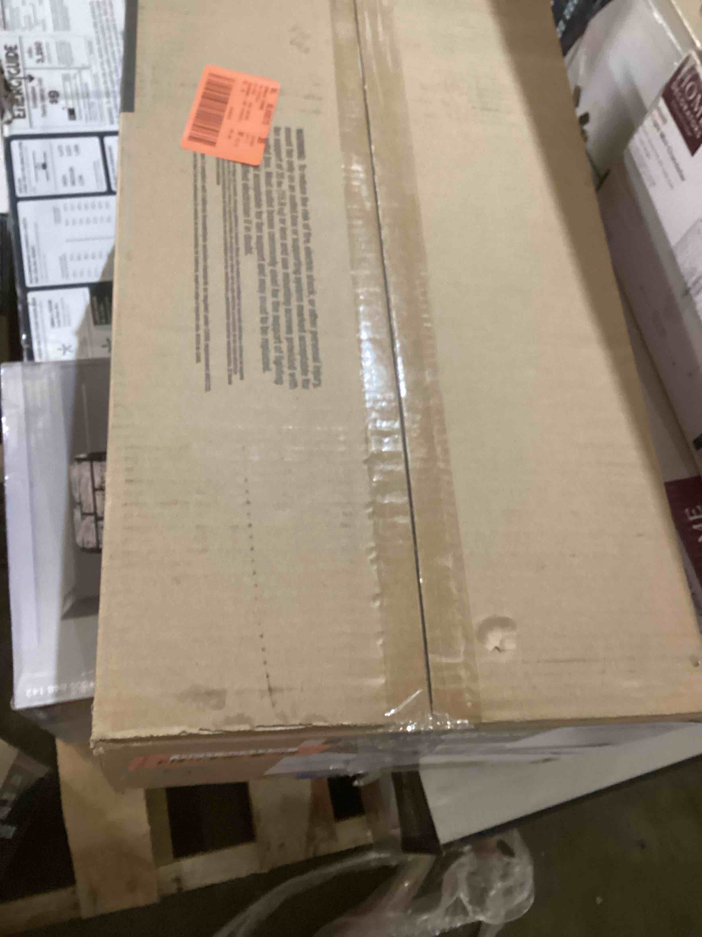 https://s3.amazonaws.com/lotting-images-prod/bidfta/RED5634436_1706033203329.jpeg
