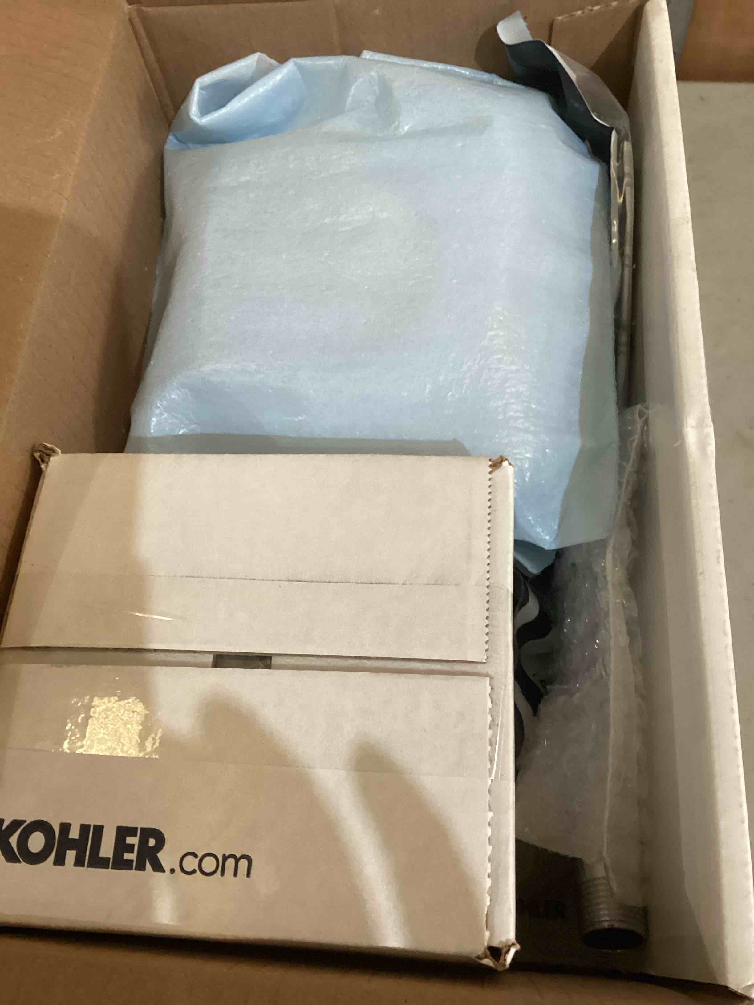 https://s3.amazonaws.com/lotting-images-prod/bidfta/RED5634610_1702491588578.jpeg