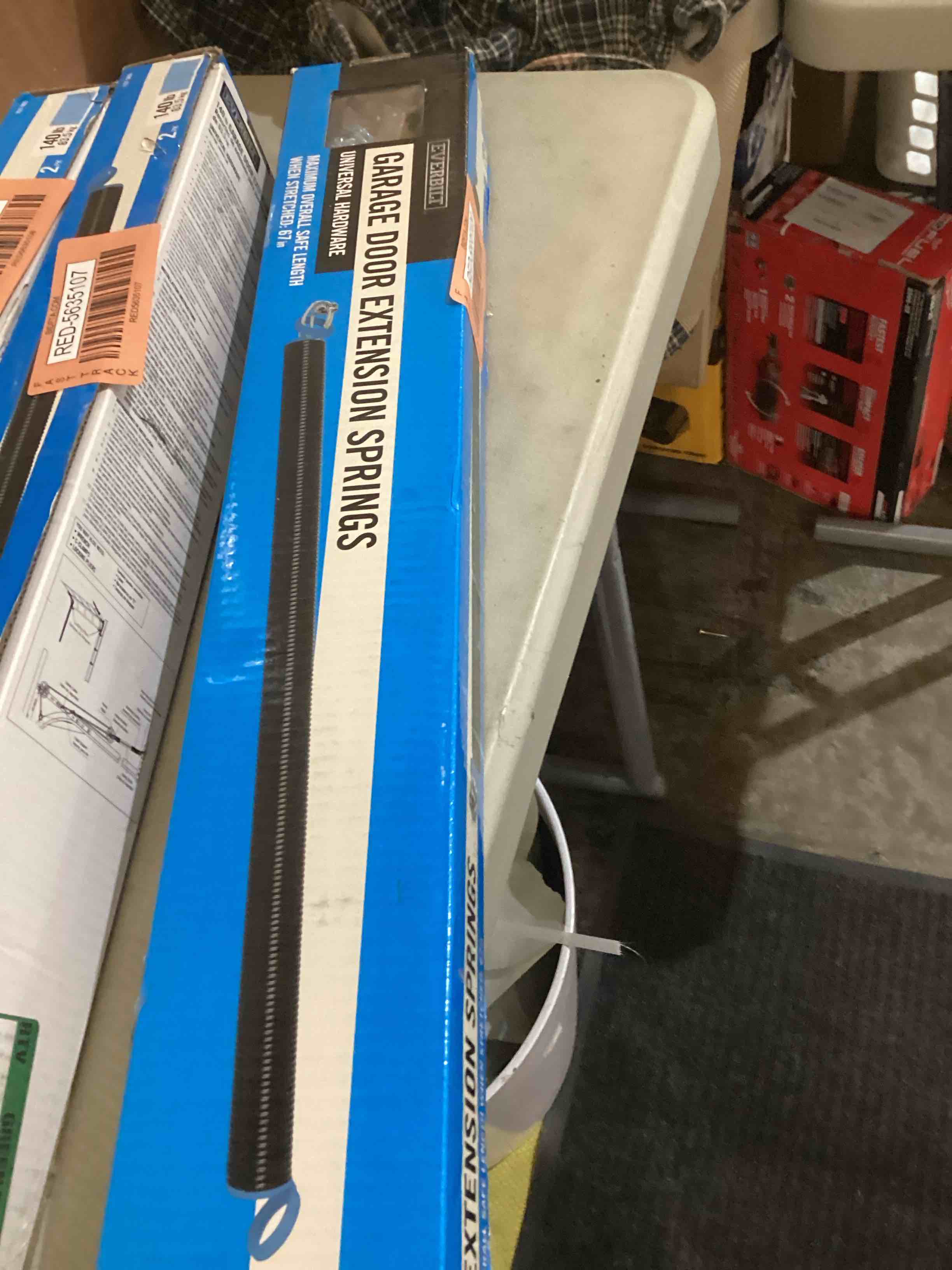 https://s3.amazonaws.com/lotting-images-prod/bidfta/RED5635108_1703089723775.jpeg