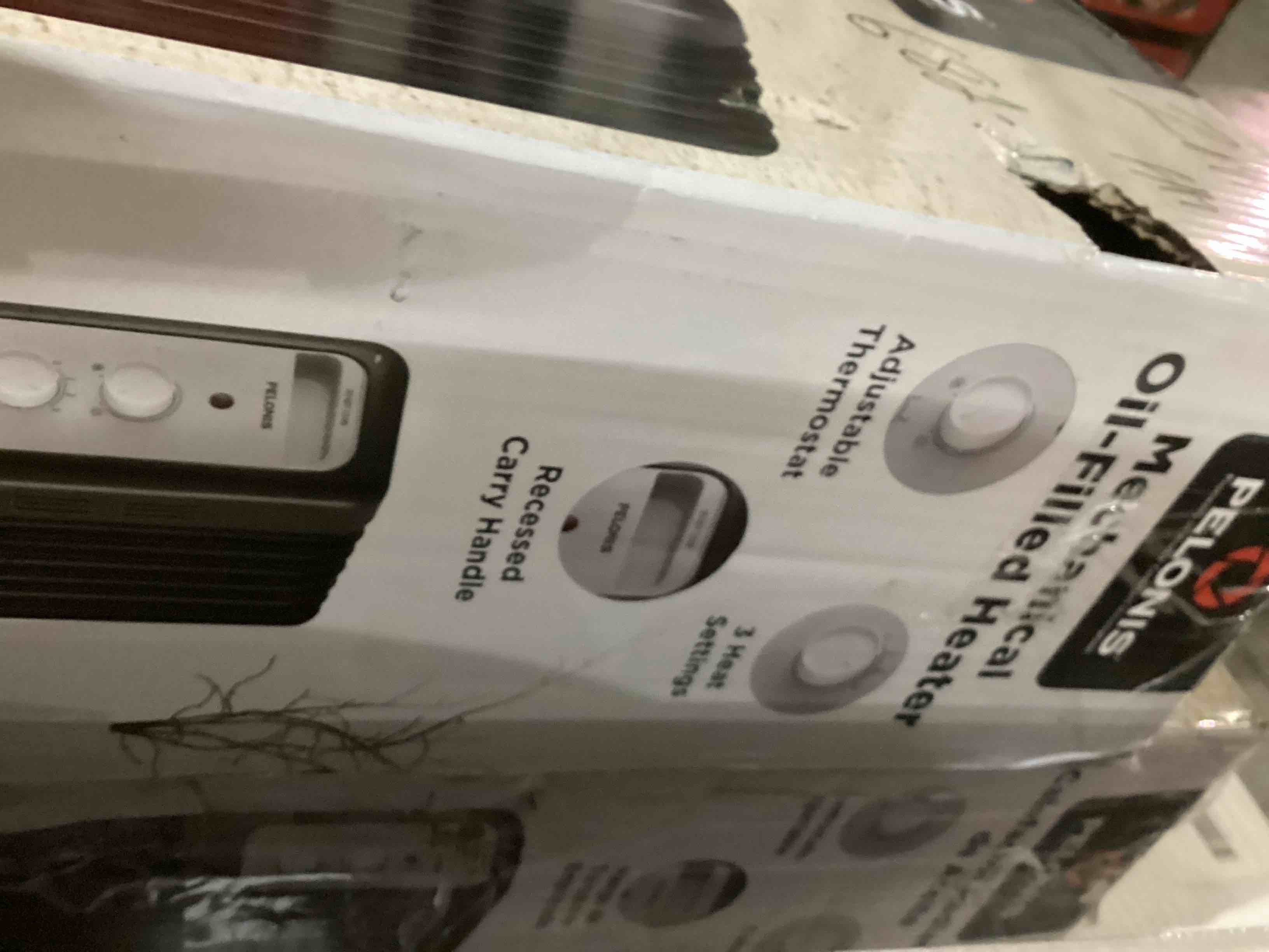 https://s3.amazonaws.com/lotting-images-prod/bidfta/RED5635130_1703165247328.jpeg