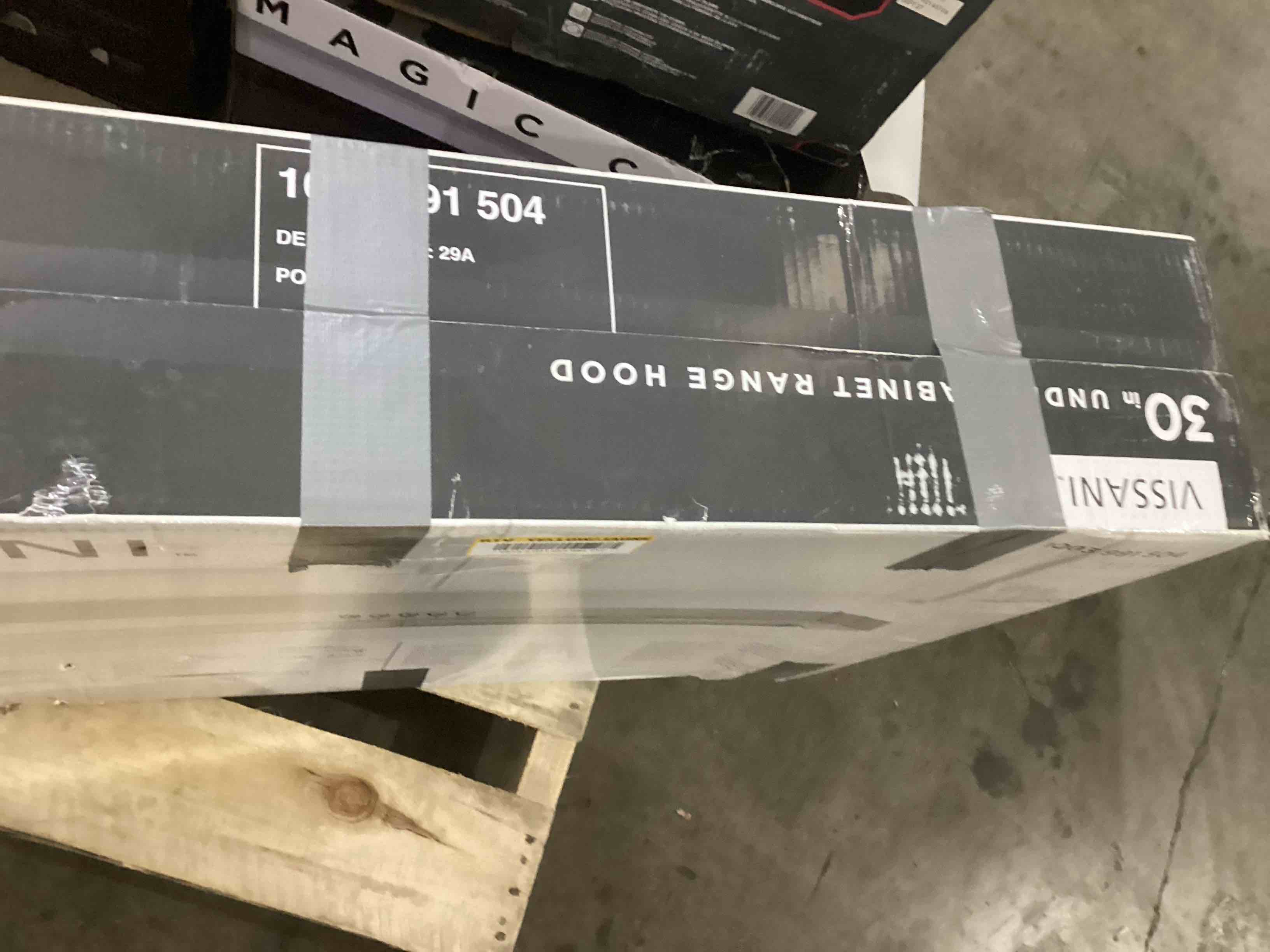 https://s3.amazonaws.com/lotting-images-prod/bidfta/RED5635151_1703166260558.jpeg