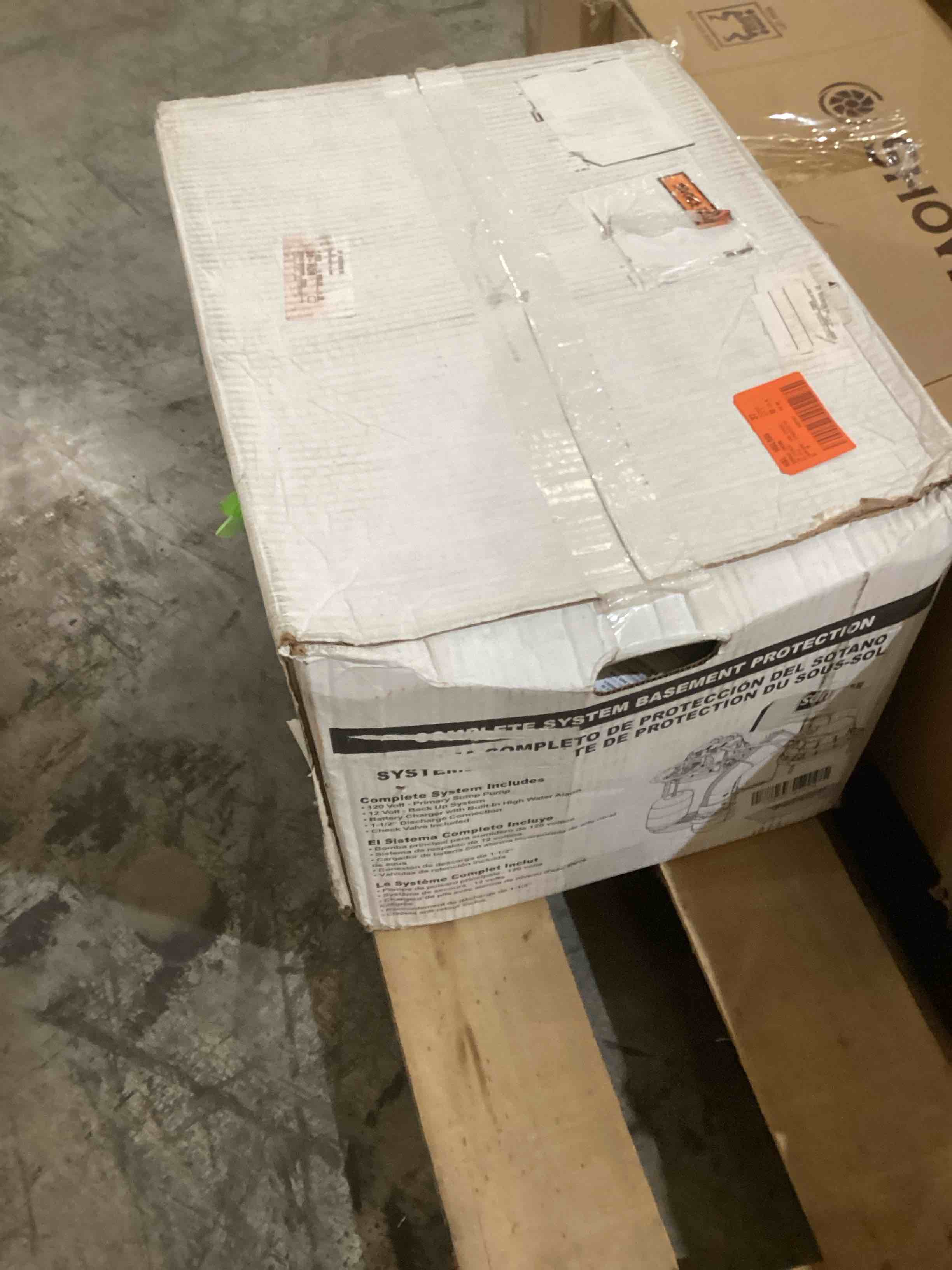 https://s3.amazonaws.com/lotting-images-prod/bidfta/RED5635181_1703172645087.jpeg