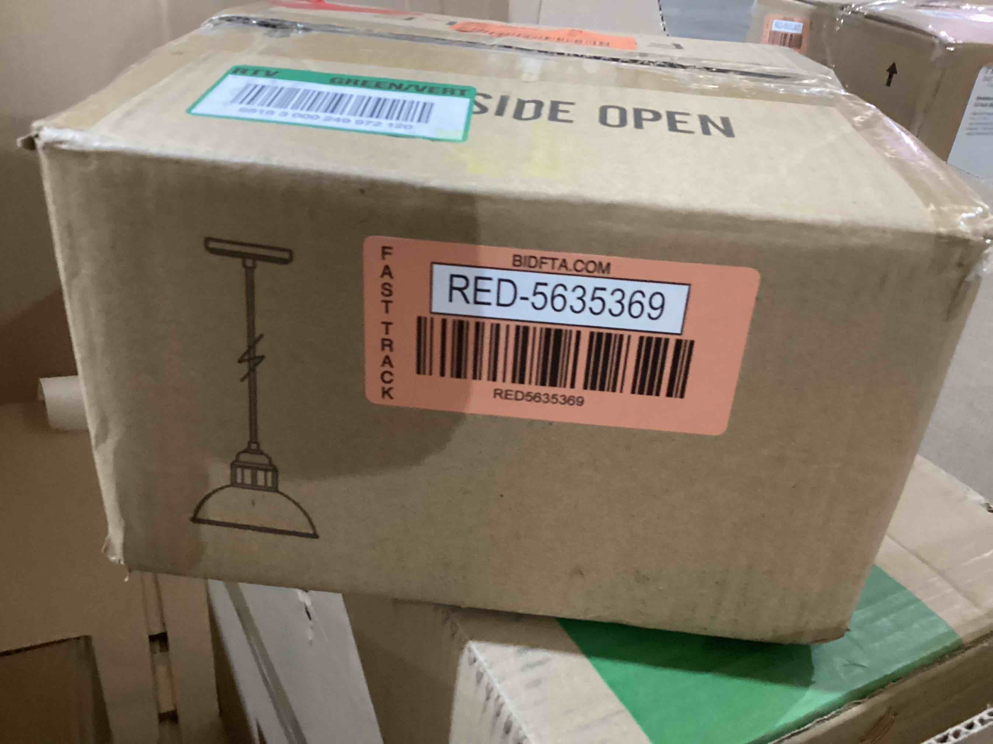 https://s3.amazonaws.com/lotting-images-prod/bidfta/RED5635369_1703260406706.jpeg