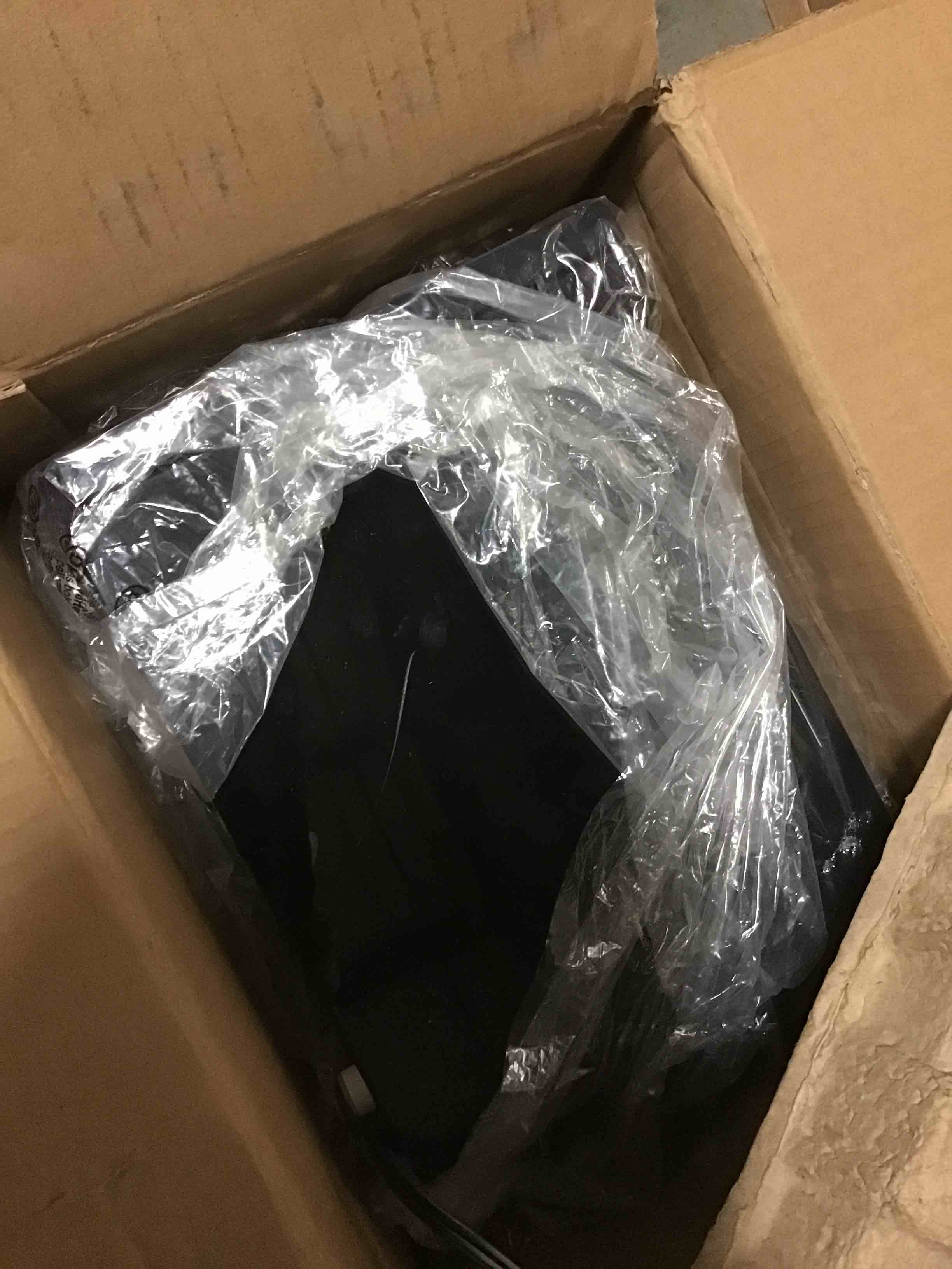 https://s3.amazonaws.com/lotting-images-prod/bidfta/RED5636622_1708446138617.jpeg