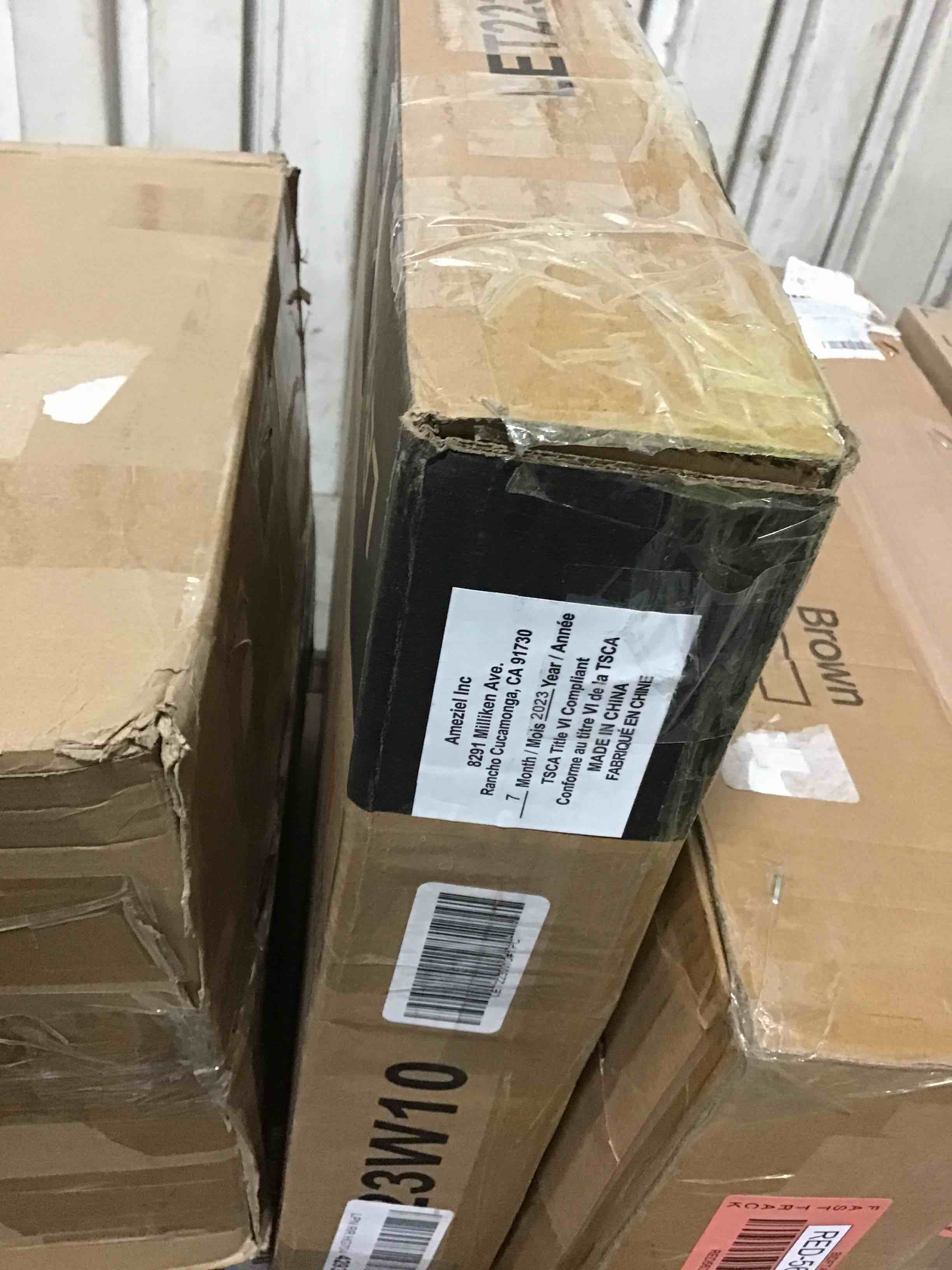https://s3.amazonaws.com/lotting-images-prod/bidfta/RED5636630_1708447550884.jpeg