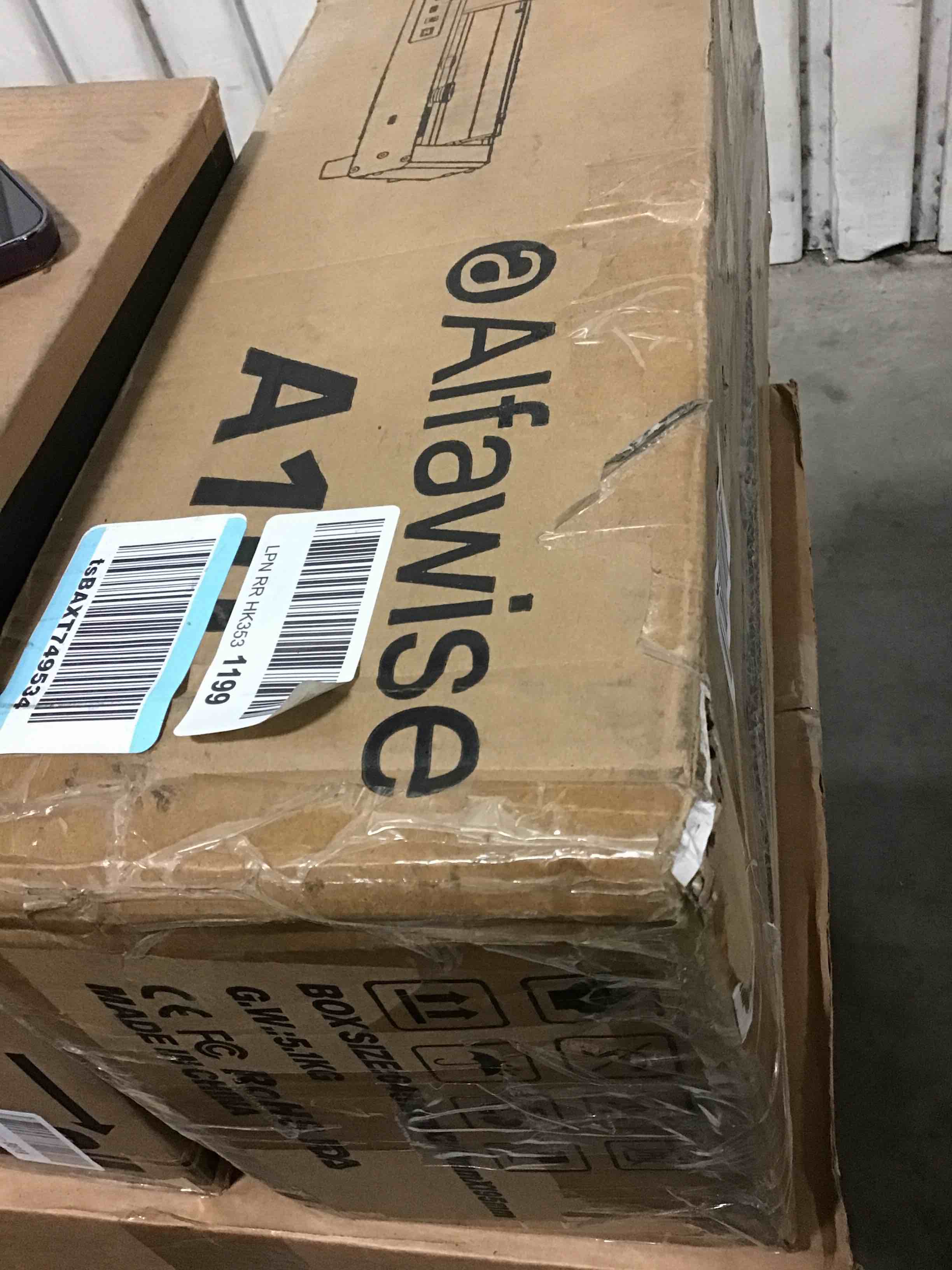 https://s3.amazonaws.com/lotting-images-prod/bidfta/RED5636711_1708464990658.jpeg
