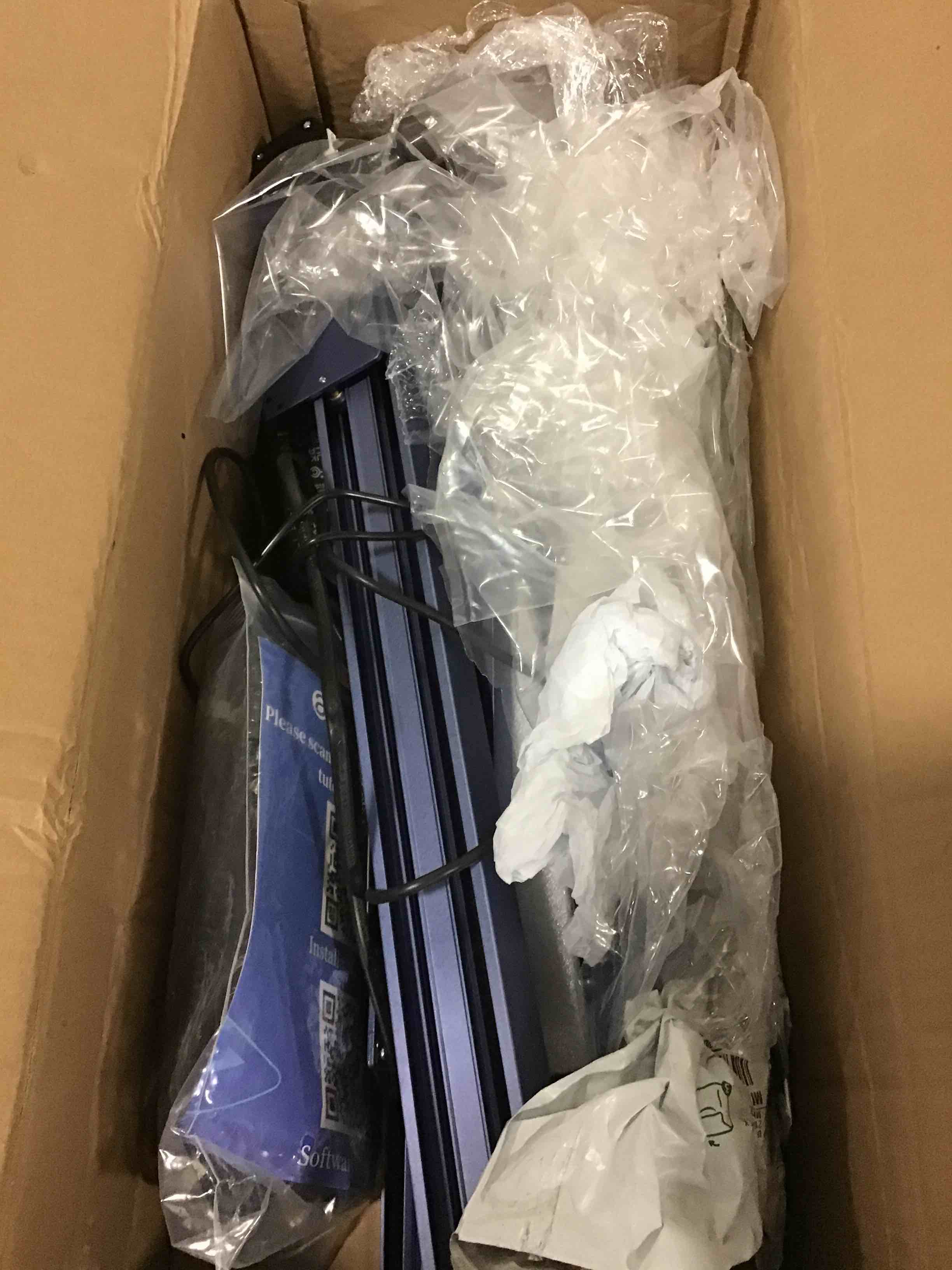 https://s3.amazonaws.com/lotting-images-prod/bidfta/RED5636711_1708465050831.jpeg