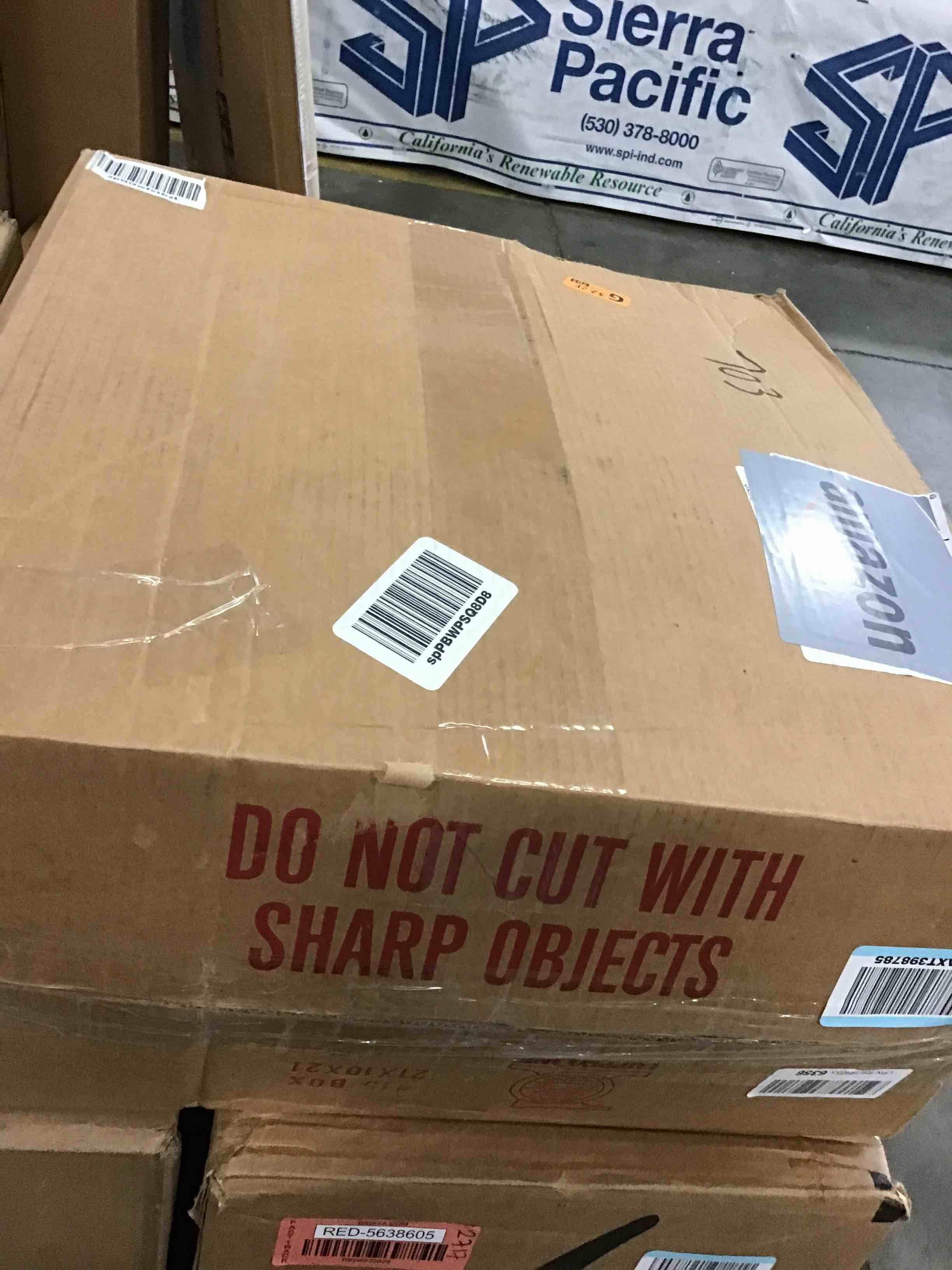 https://s3.amazonaws.com/lotting-images-prod/bidfta/RED5638607_1715784734680.jpeg