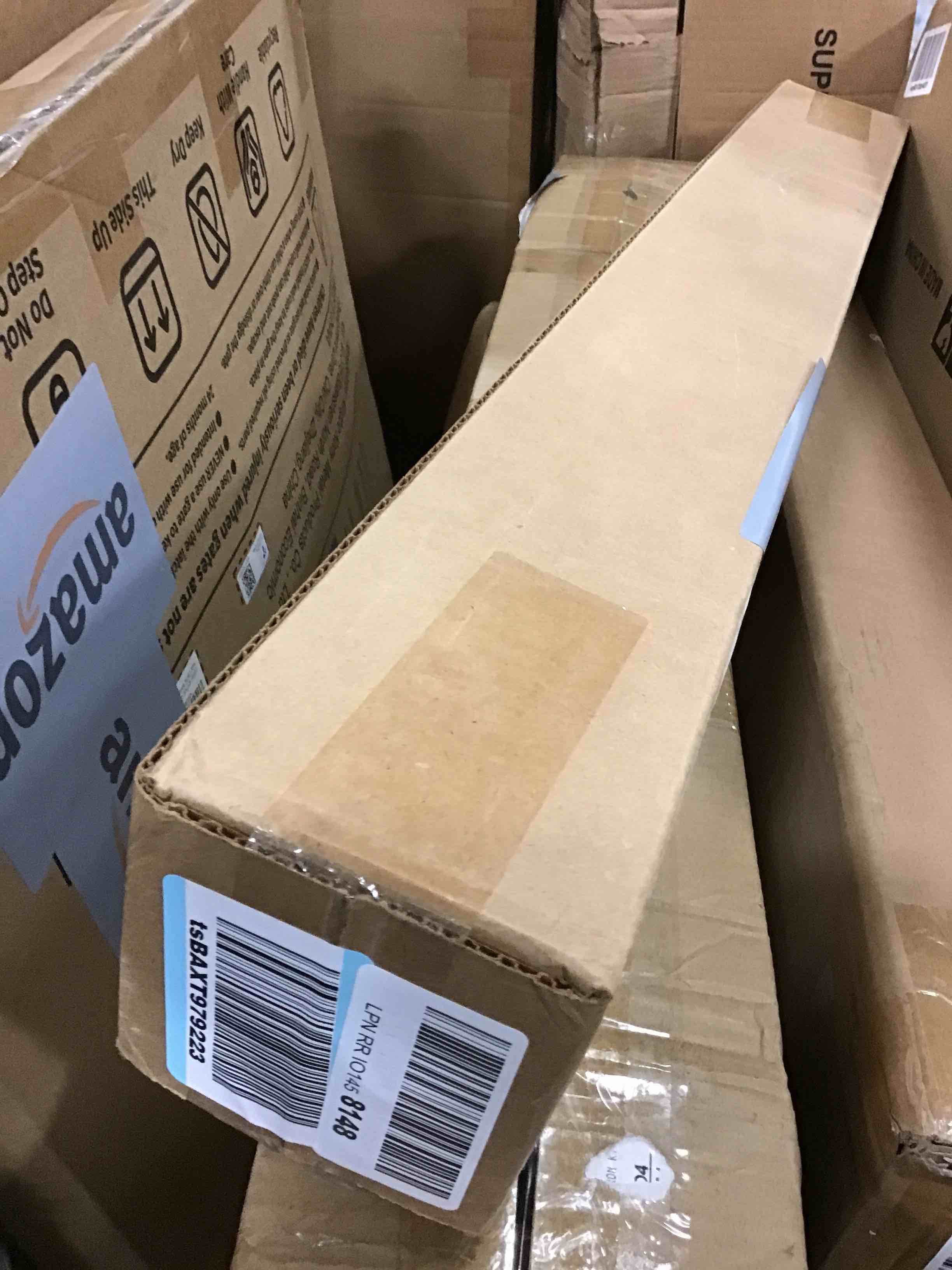 https://s3.amazonaws.com/lotting-images-prod/bidfta/RED5638615_1715785812269.jpeg