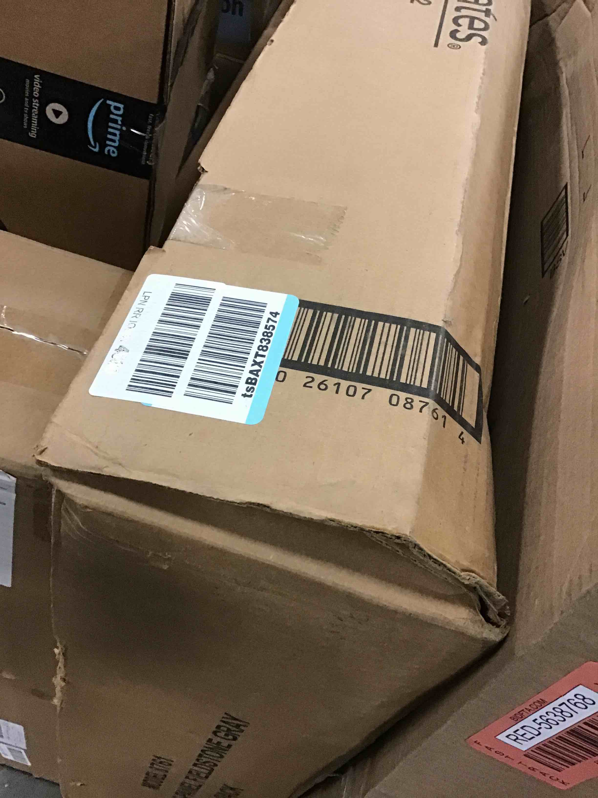 https://s3.amazonaws.com/lotting-images-prod/bidfta/RED5638769_1715866607553.jpeg
