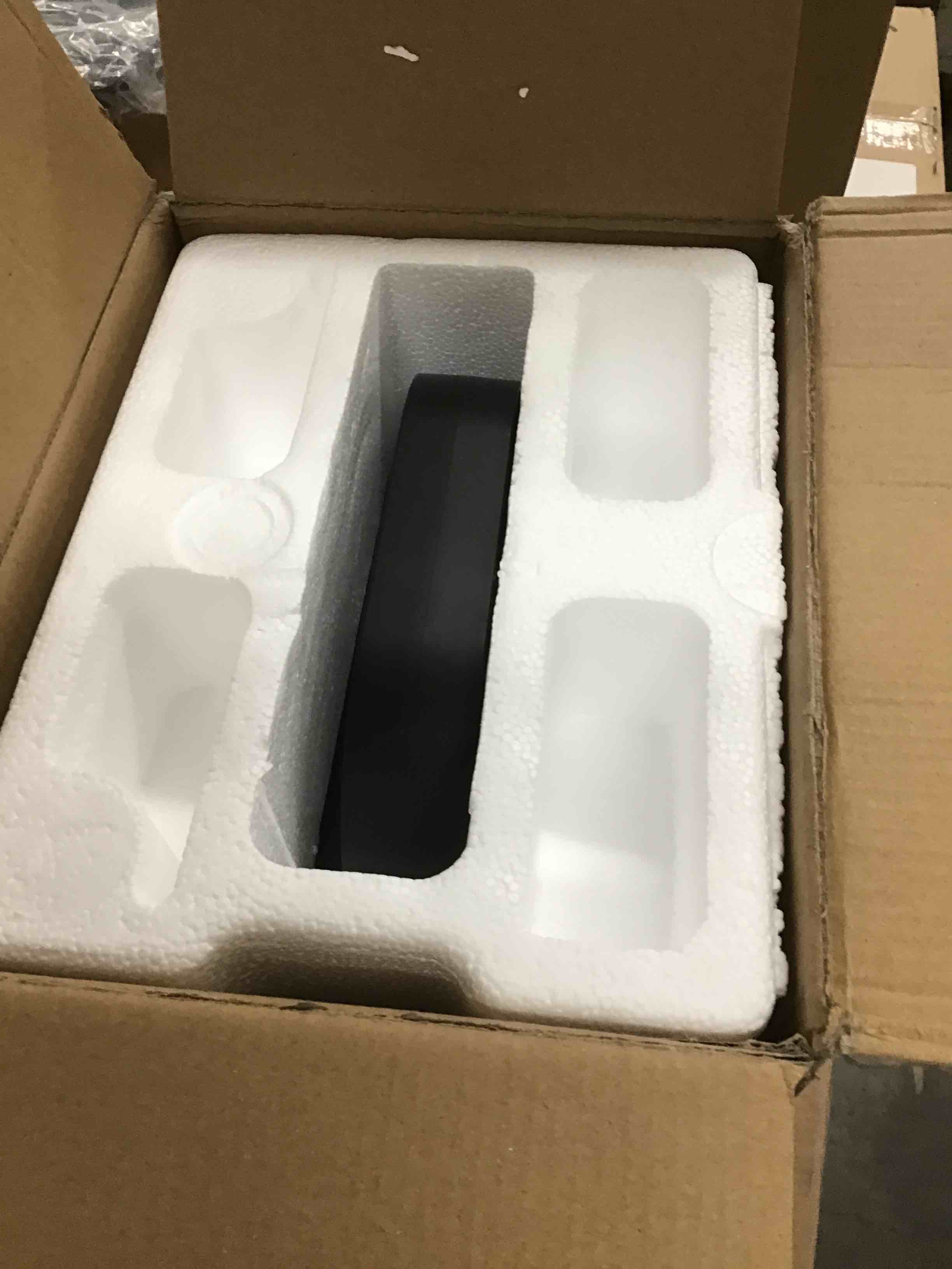 https://s3.amazonaws.com/lotting-images-prod/bidfta/RED5640441_1707416308043.jpeg