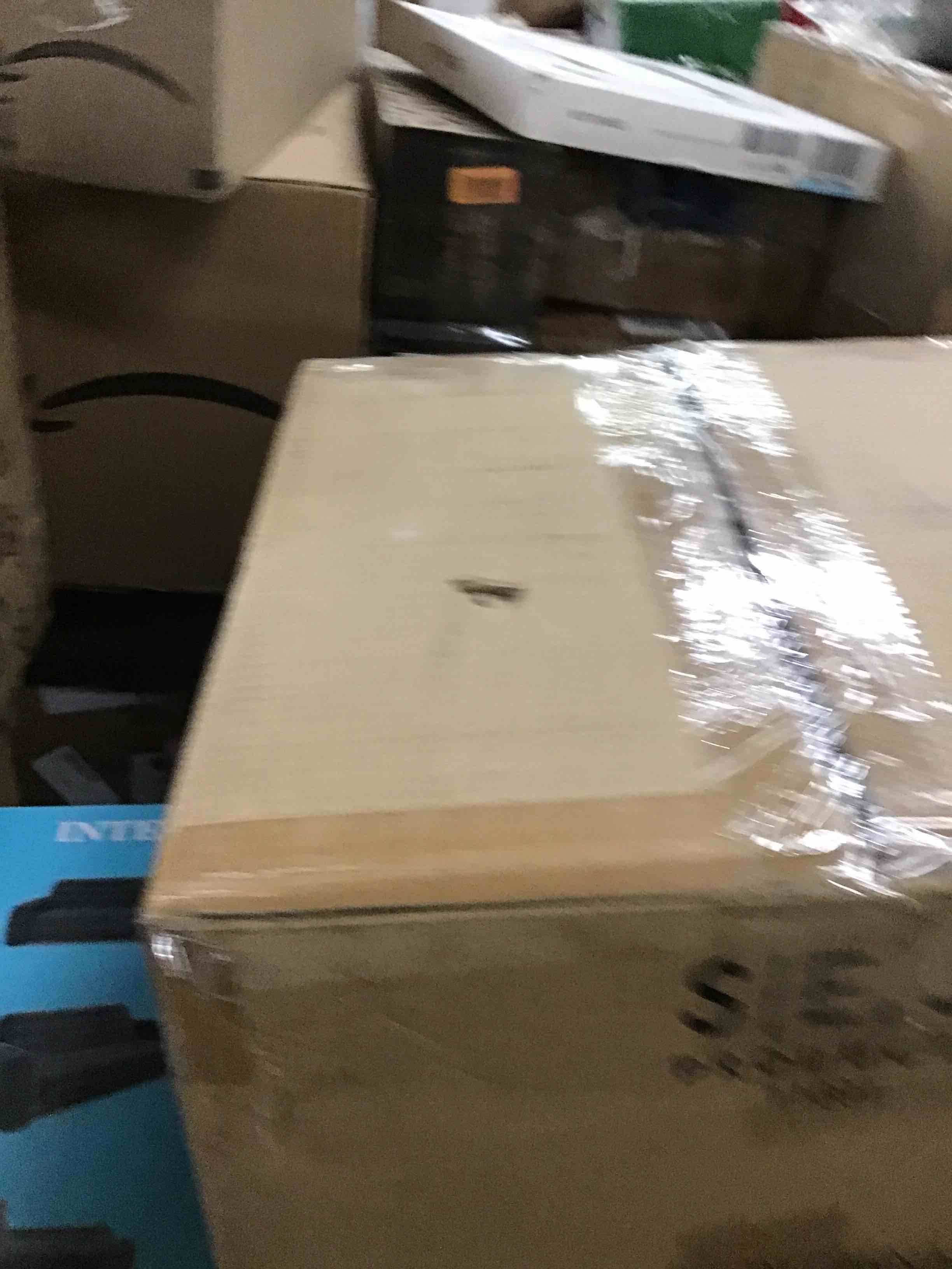 https://s3.amazonaws.com/lotting-images-prod/bidfta/RED5640457_1707420820779.jpeg