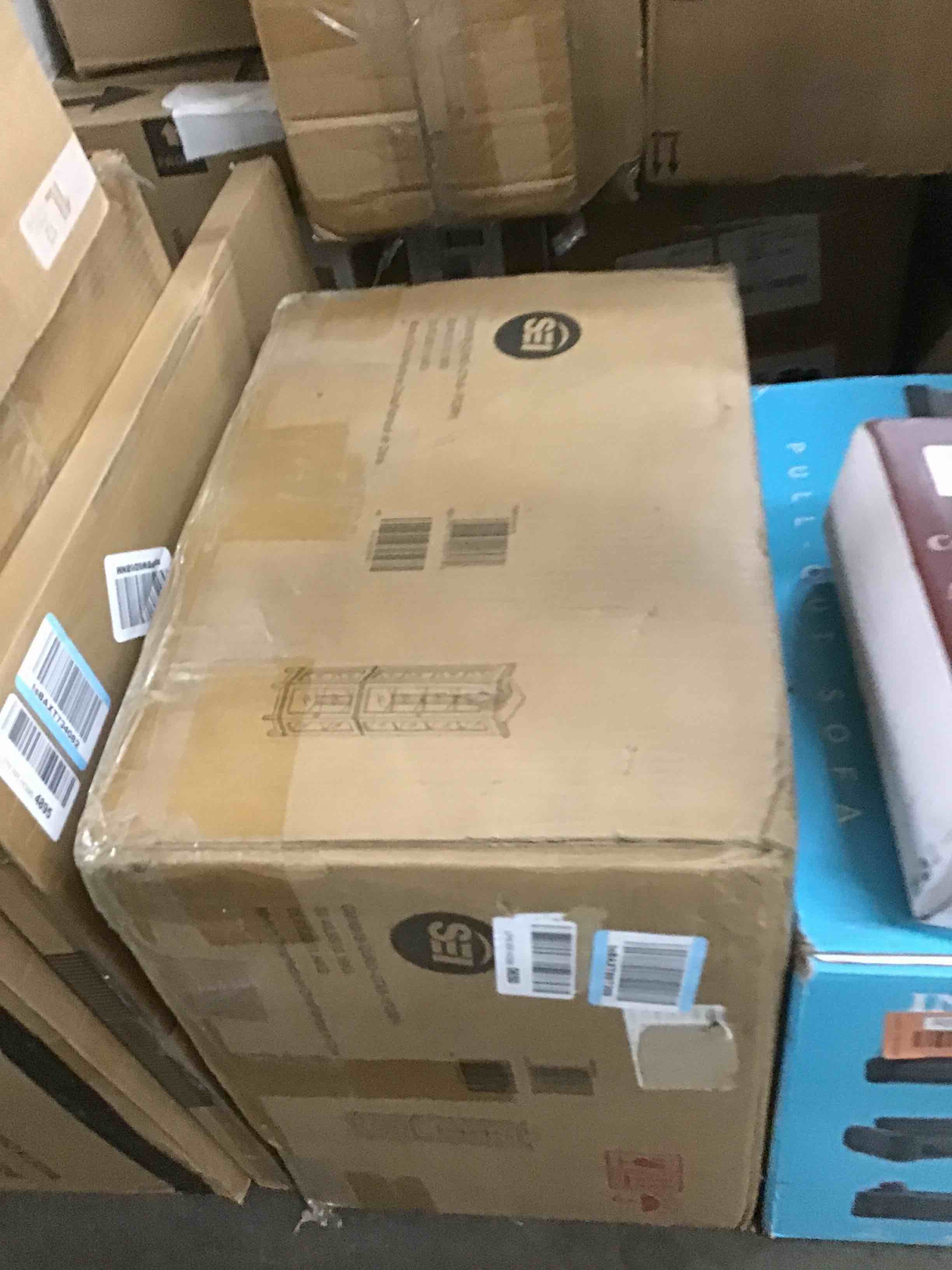 https://s3.amazonaws.com/lotting-images-prod/bidfta/RED5640461_1707421185732.jpeg