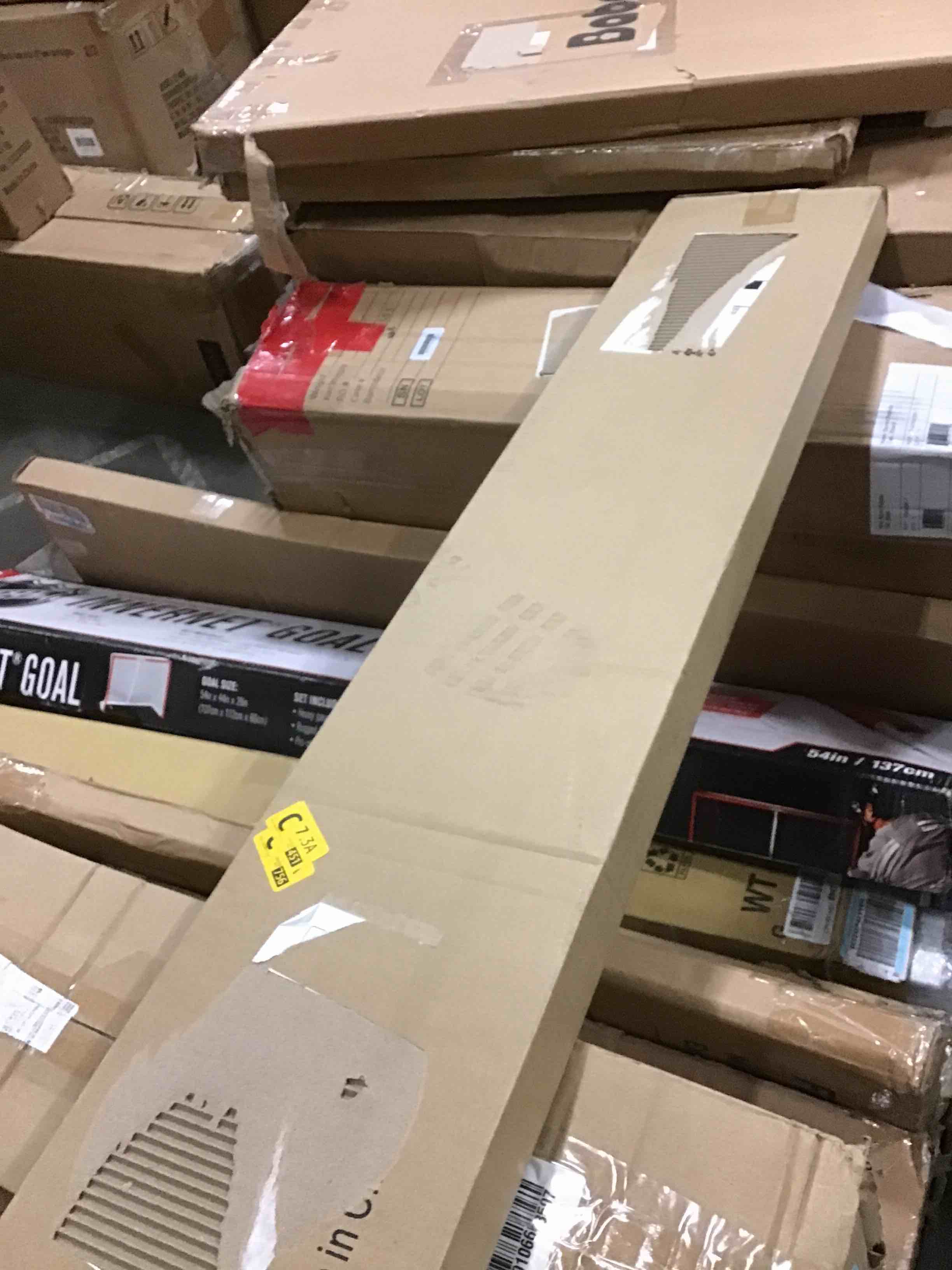 https://s3.amazonaws.com/lotting-images-prod/bidfta/RED5641399_1709561355344.jpeg
