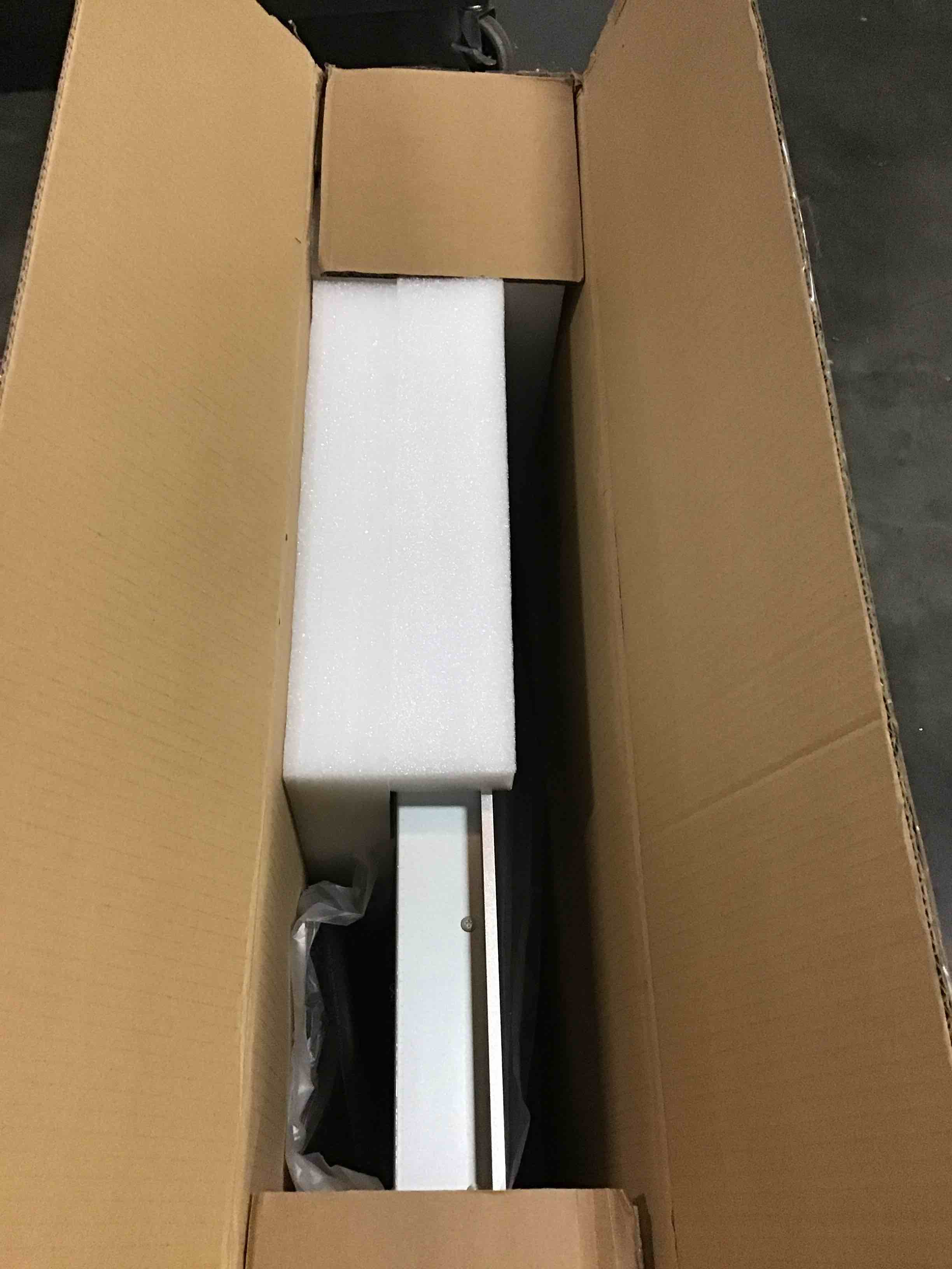 https://s3.amazonaws.com/lotting-images-prod/bidfta/RED5641706_1710253477516.jpeg