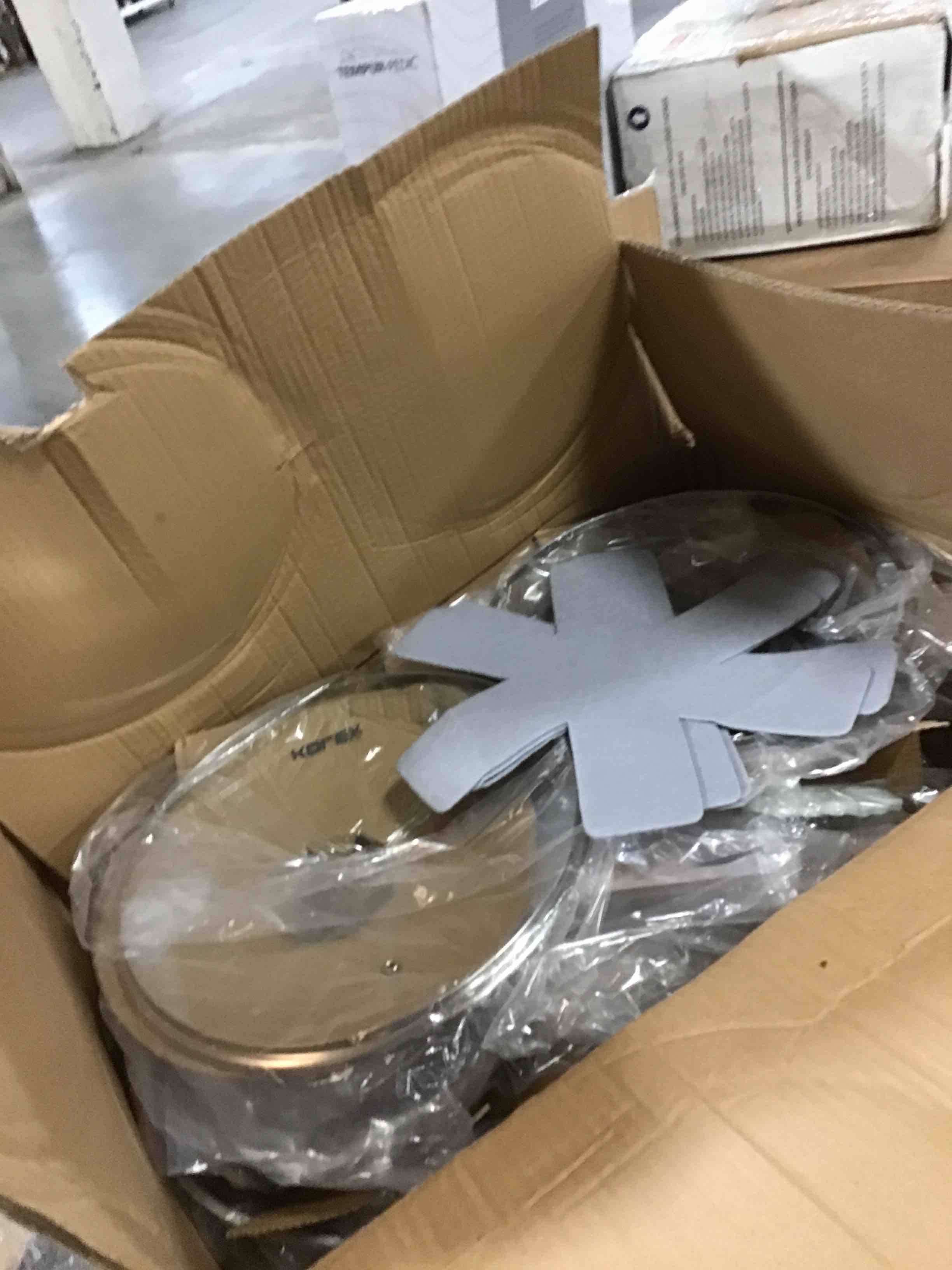 https://s3.amazonaws.com/lotting-images-prod/bidfta/RED5641761_1710262492527.jpeg