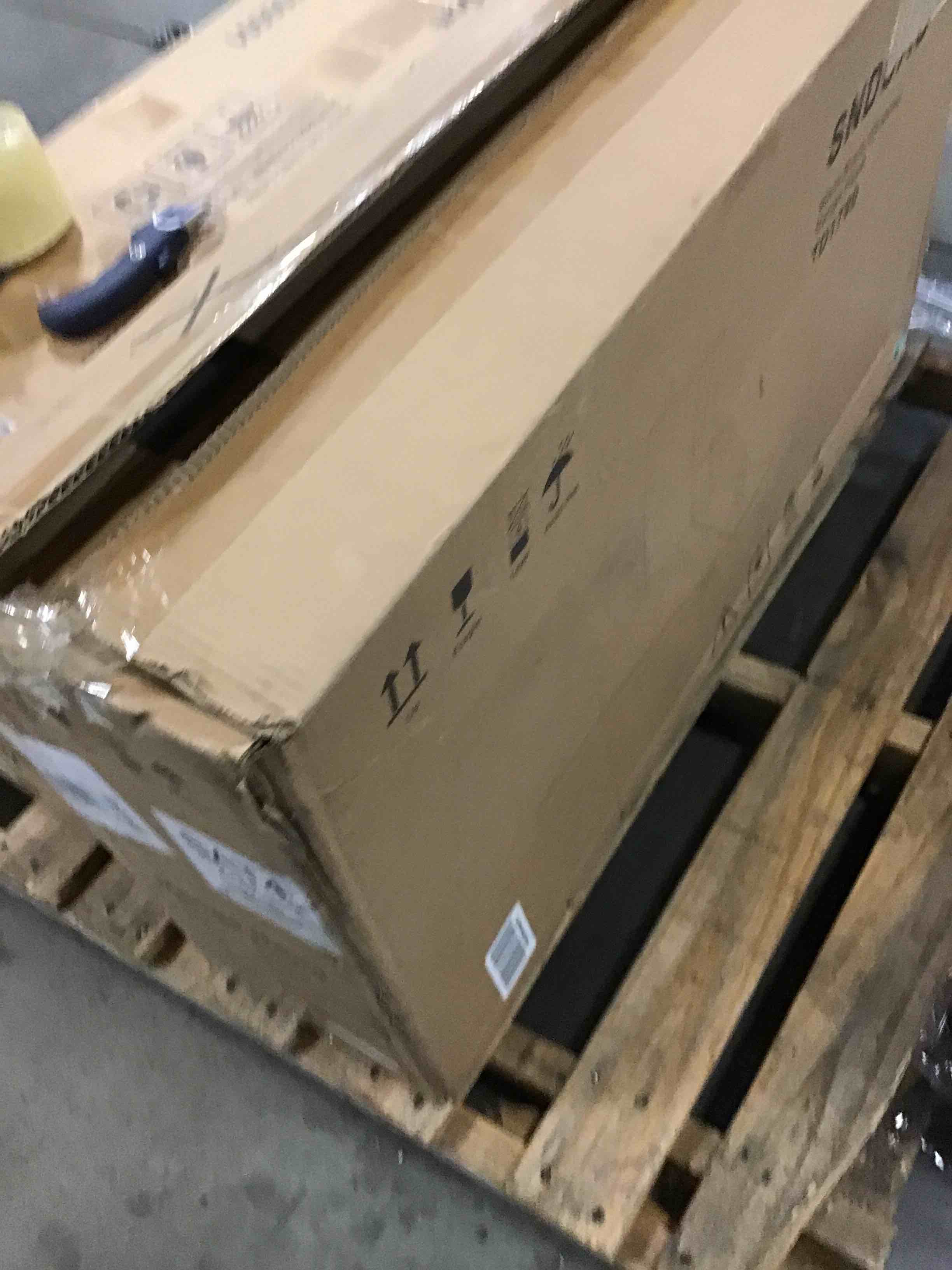 https://s3.amazonaws.com/lotting-images-prod/bidfta/RED5641778_1710264696918.jpeg