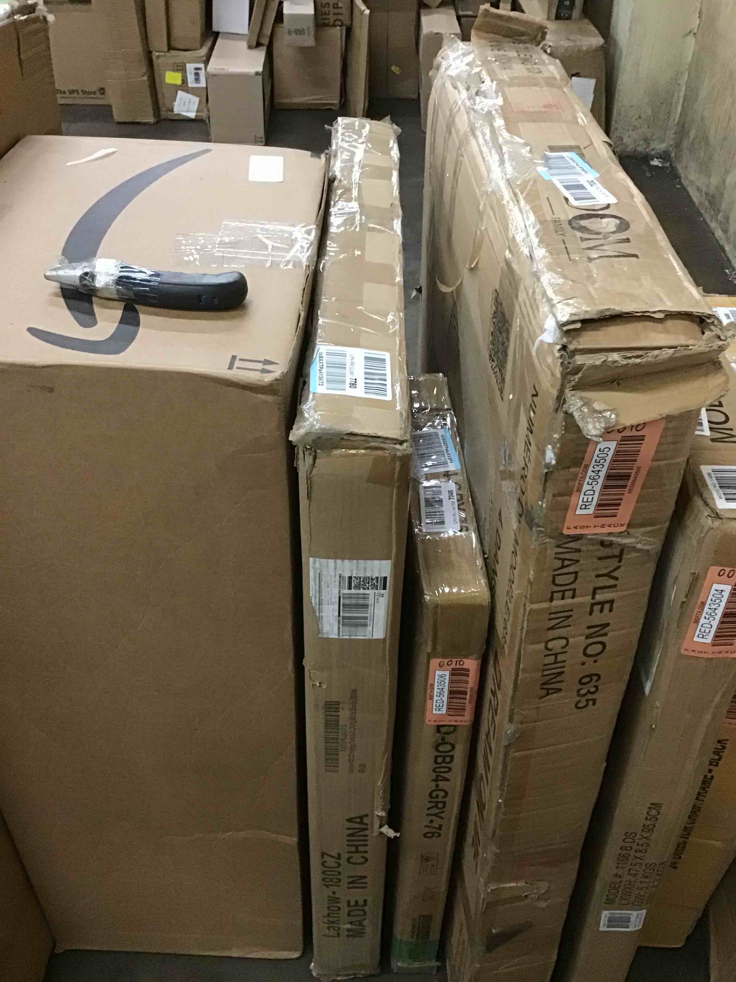 https://s3.amazonaws.com/lotting-images-prod/bidfta/RED5643507_1704206636674.jpeg