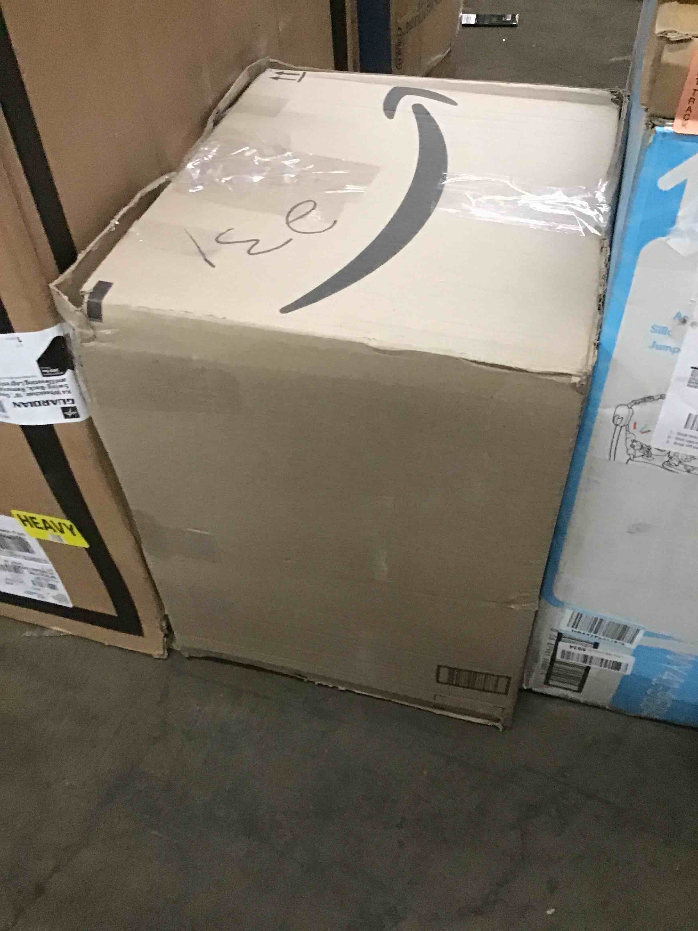 https://s3.amazonaws.com/lotting-images-prod/bidfta/RED5643518_1704211703126.jpeg