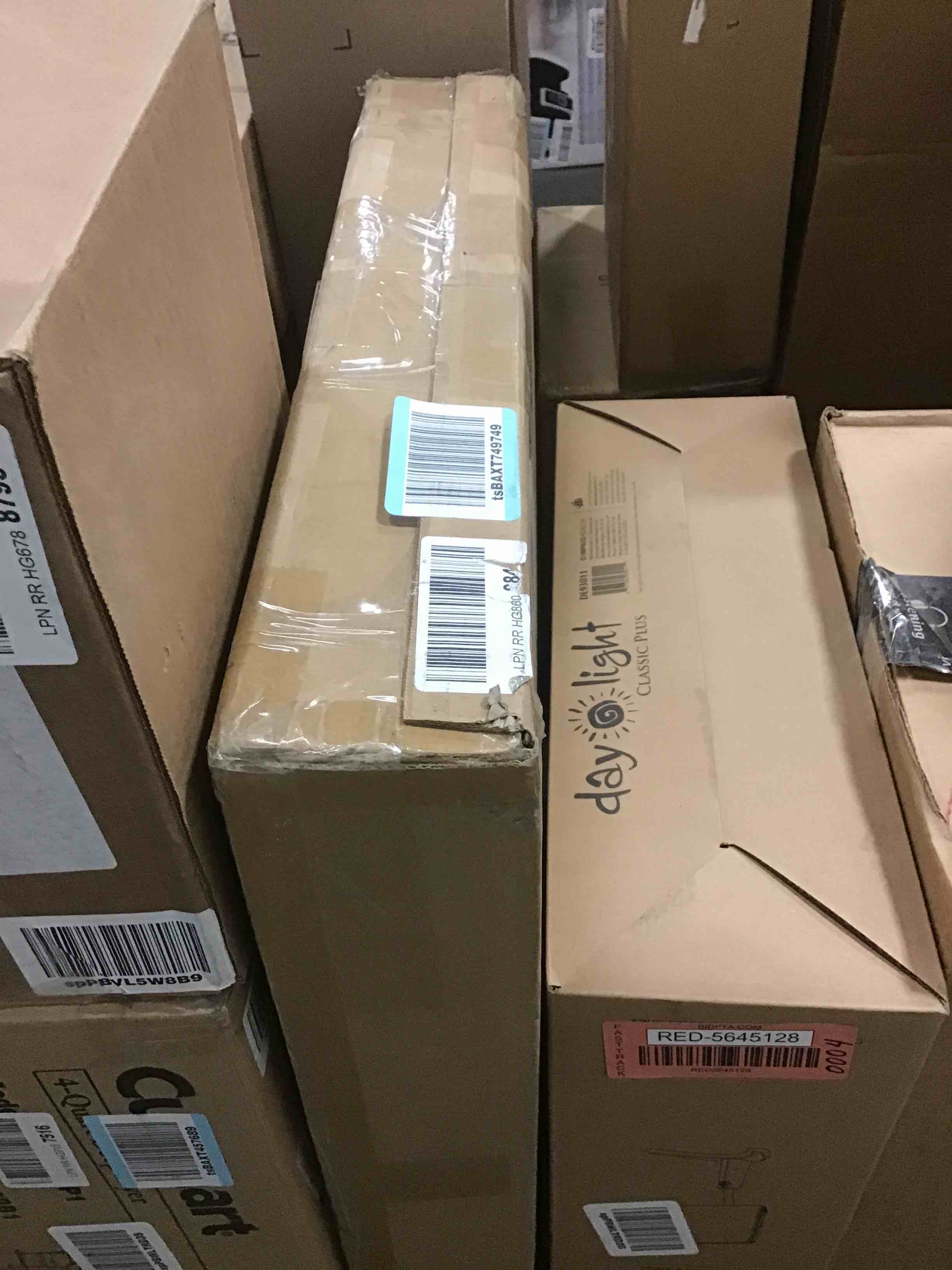 https://s3.amazonaws.com/lotting-images-prod/bidfta/RED5645129_1704206772670.jpeg