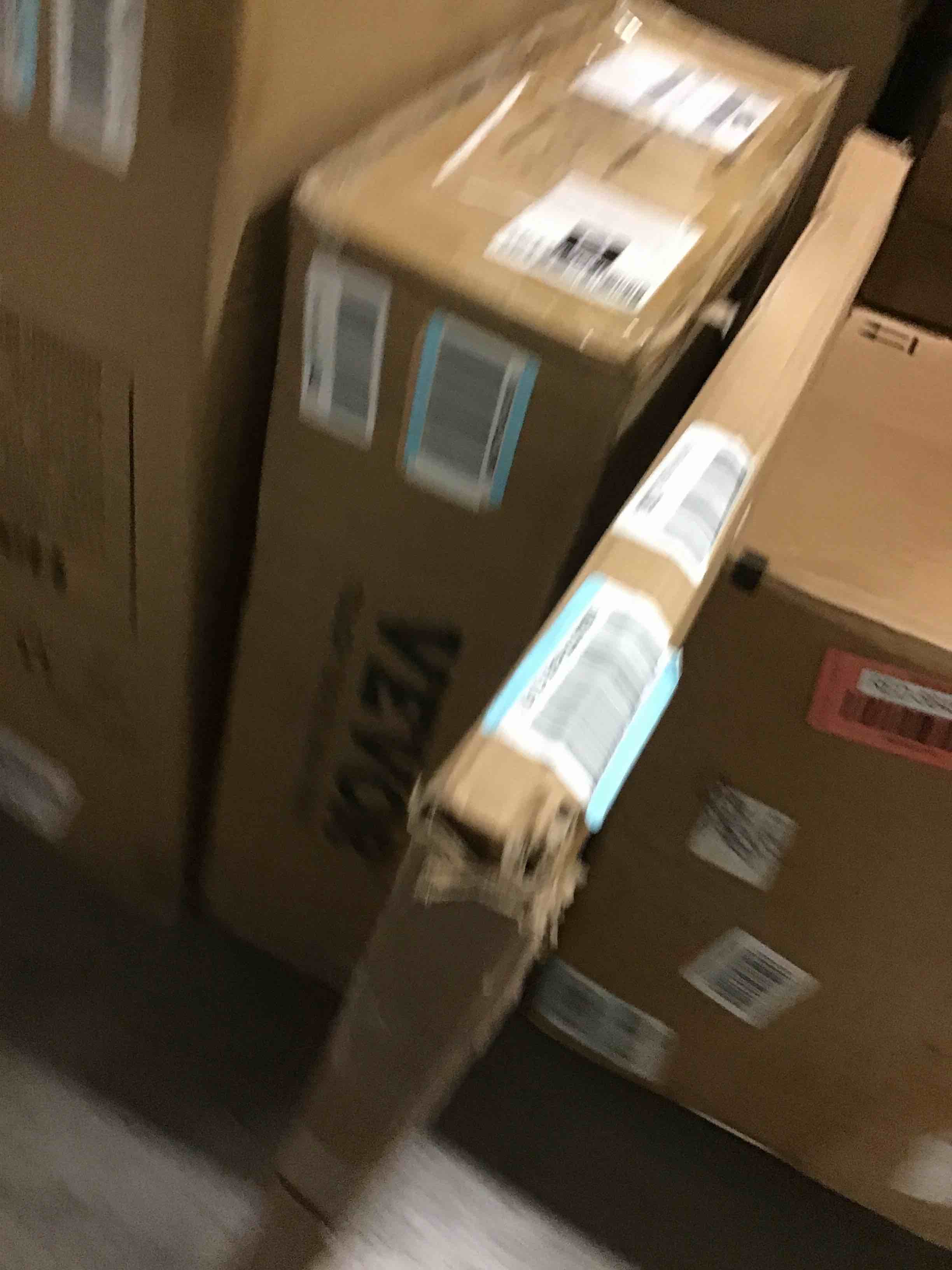 https://s3.amazonaws.com/lotting-images-prod/bidfta/RED5645142_1704209453663.jpeg