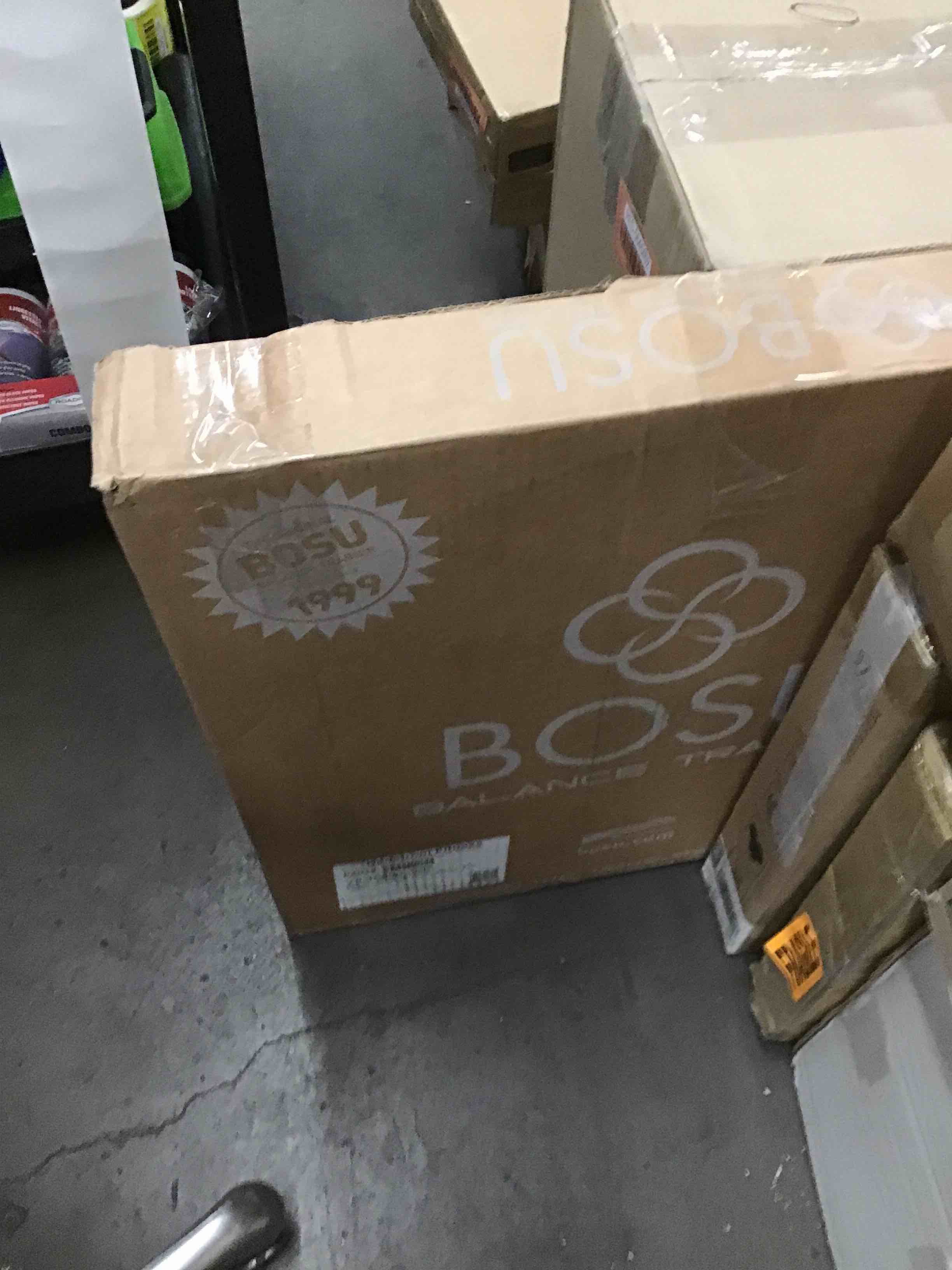 https://s3.amazonaws.com/lotting-images-prod/bidfta/RED5645403_1704557998626.jpeg