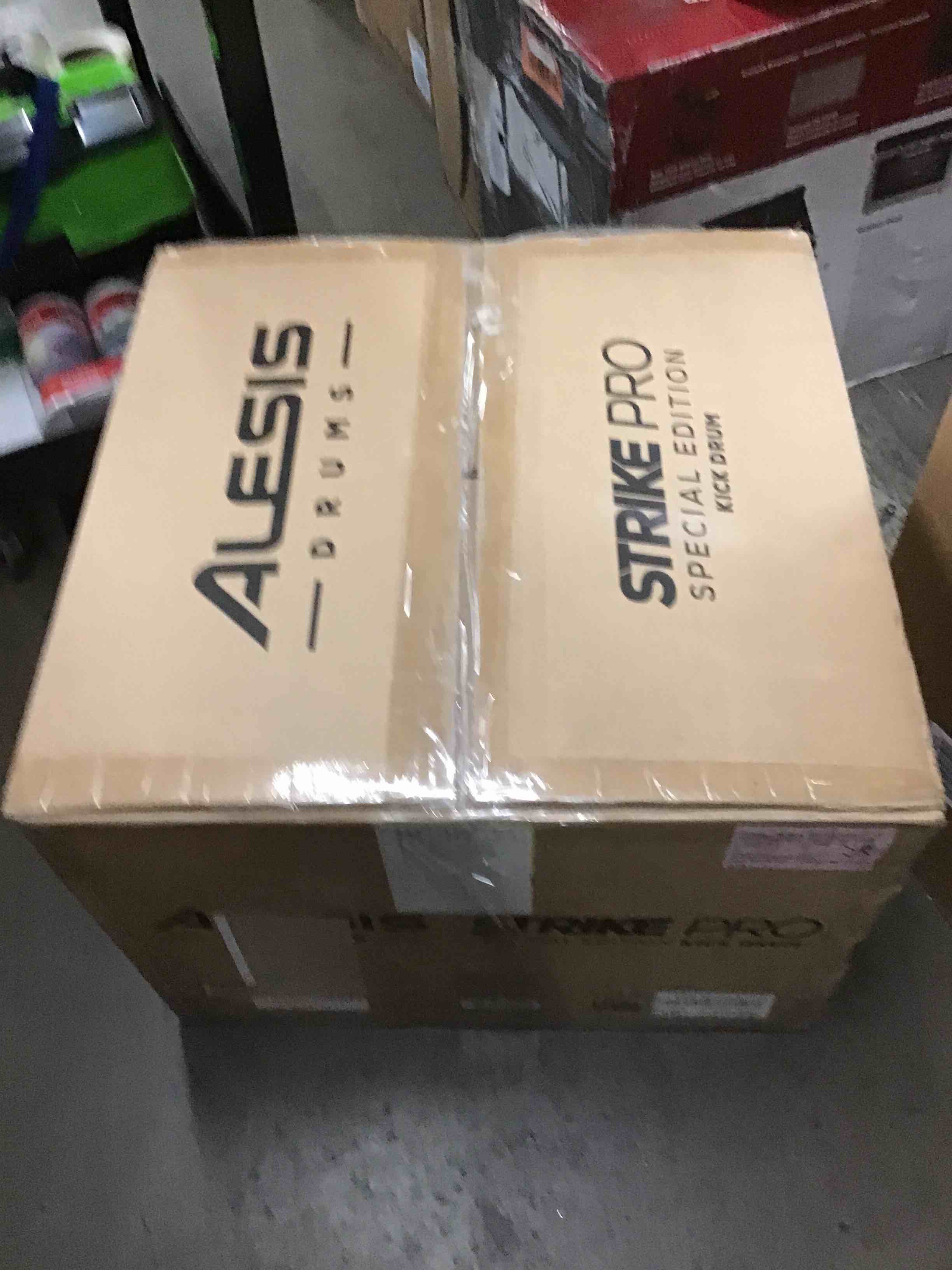 https://s3.amazonaws.com/lotting-images-prod/bidfta/RED5645488_1704725069557.jpeg