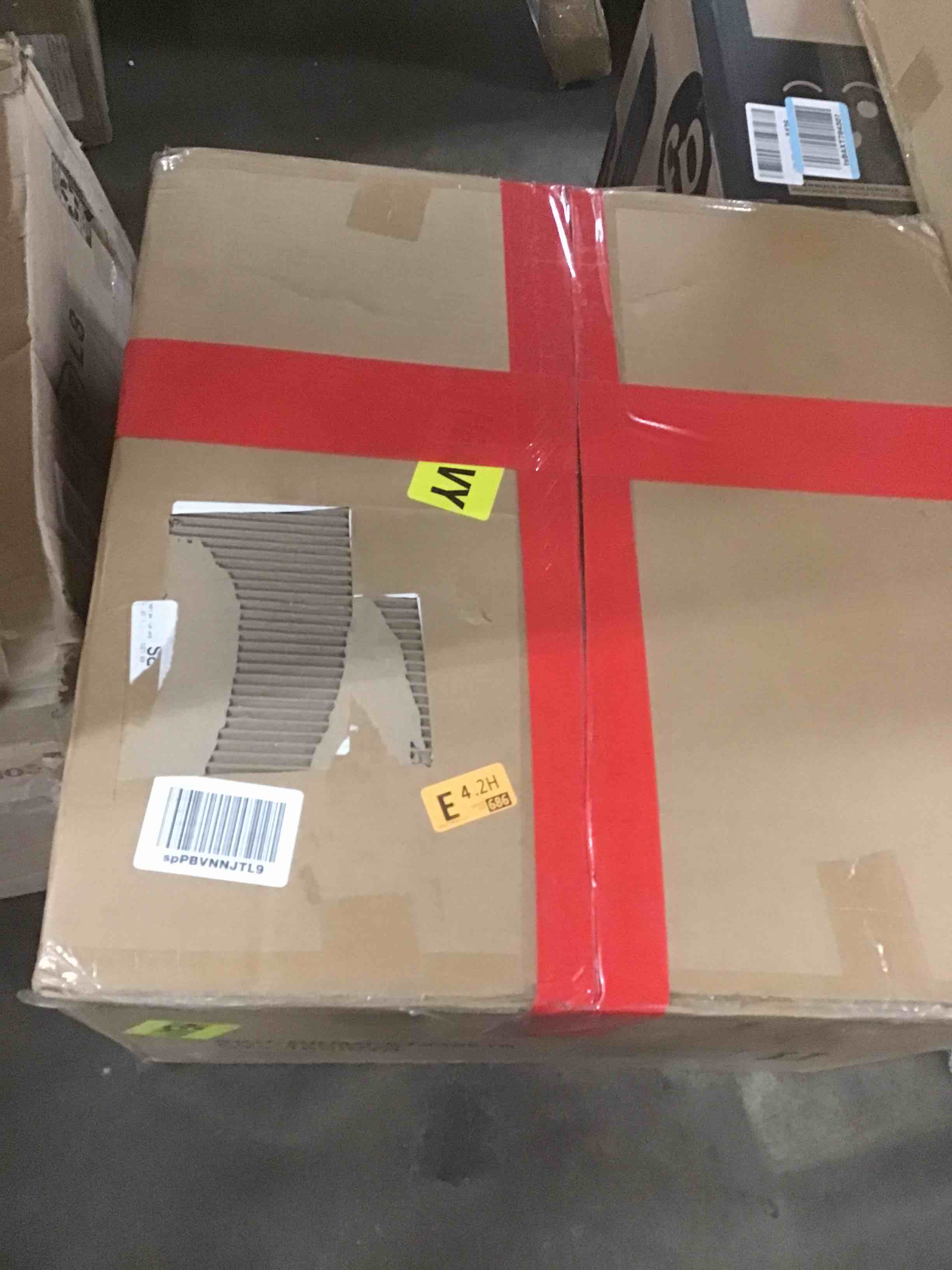 https://s3.amazonaws.com/lotting-images-prod/bidfta/RED5646834_1708357972007.jpeg