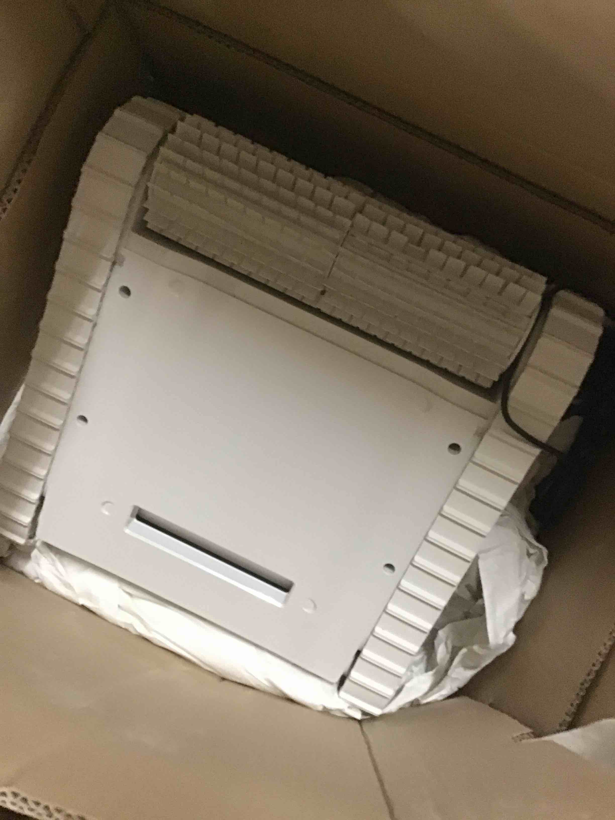 https://s3.amazonaws.com/lotting-images-prod/bidfta/RED5647657_1712847123782.jpeg