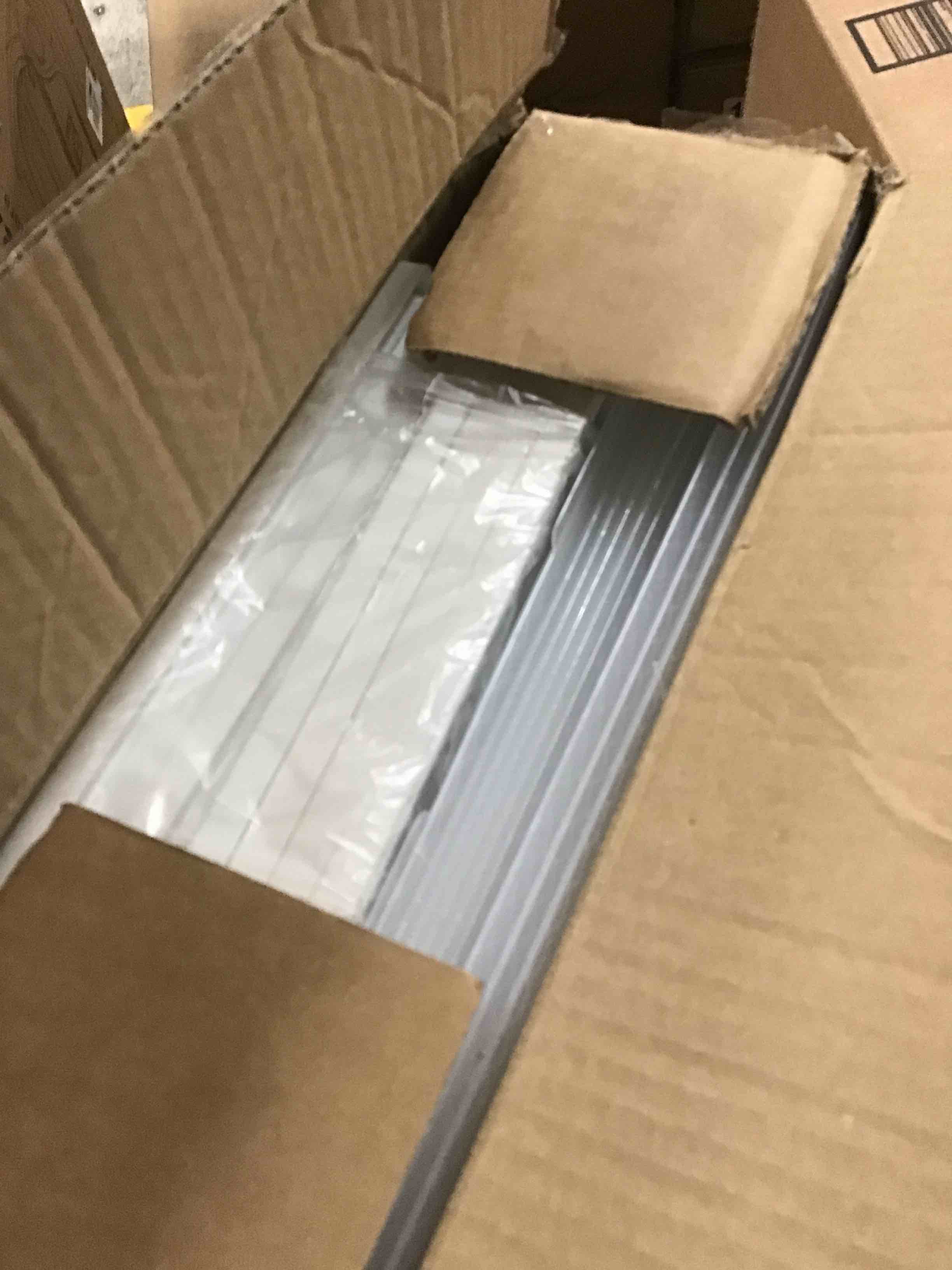https://s3.amazonaws.com/lotting-images-prod/bidfta/RED5647670_1712848305998.jpeg