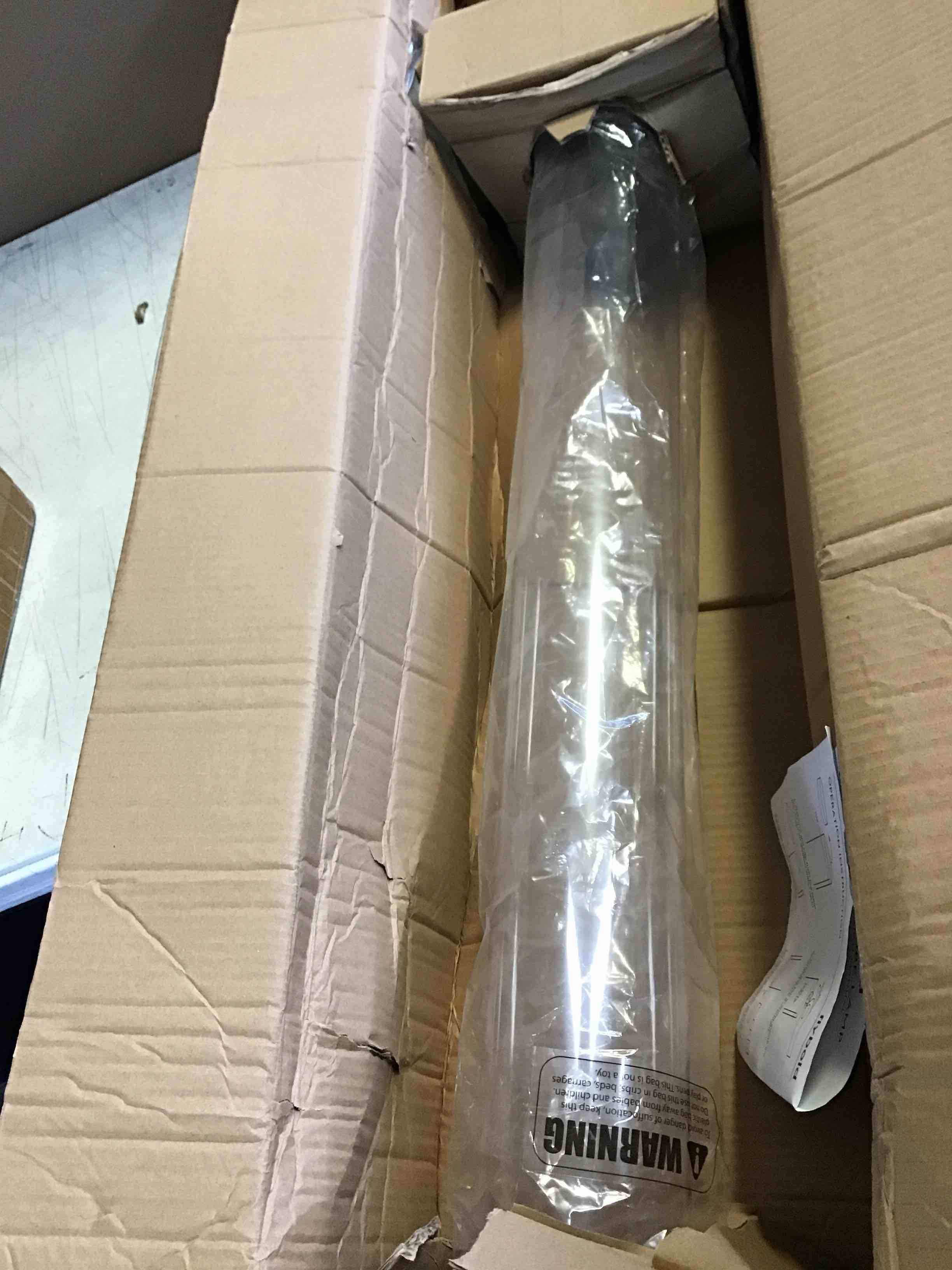 https://s3.amazonaws.com/lotting-images-prod/bidfta/RED5651390_1698071603858.jpeg