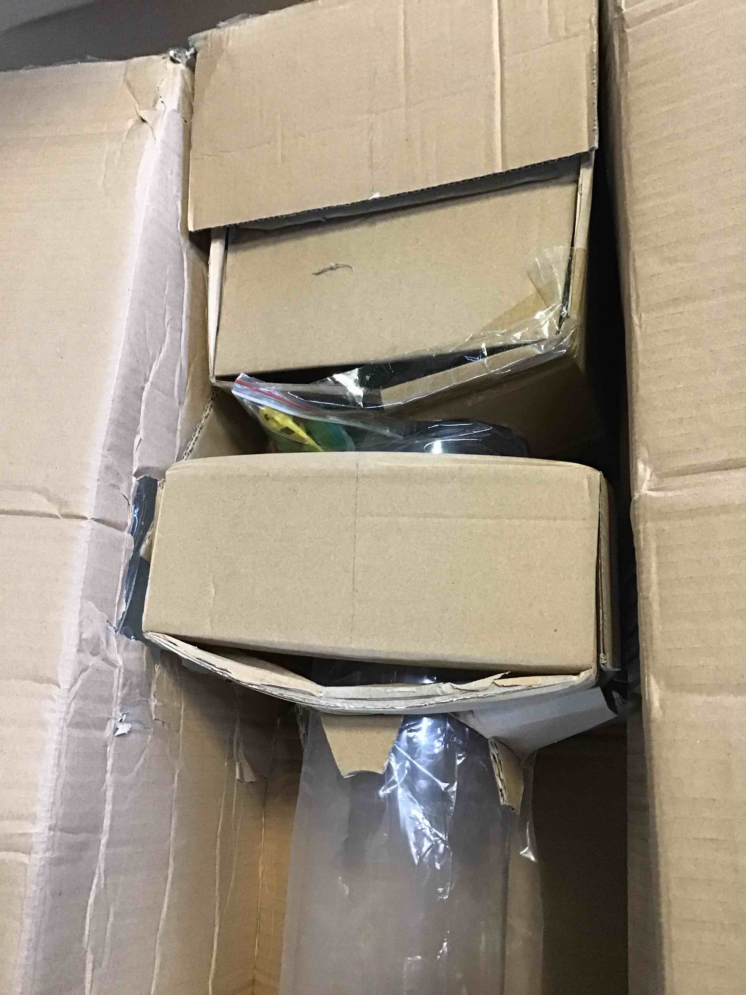https://s3.amazonaws.com/lotting-images-prod/bidfta/RED5651390_1698071609260.jpeg