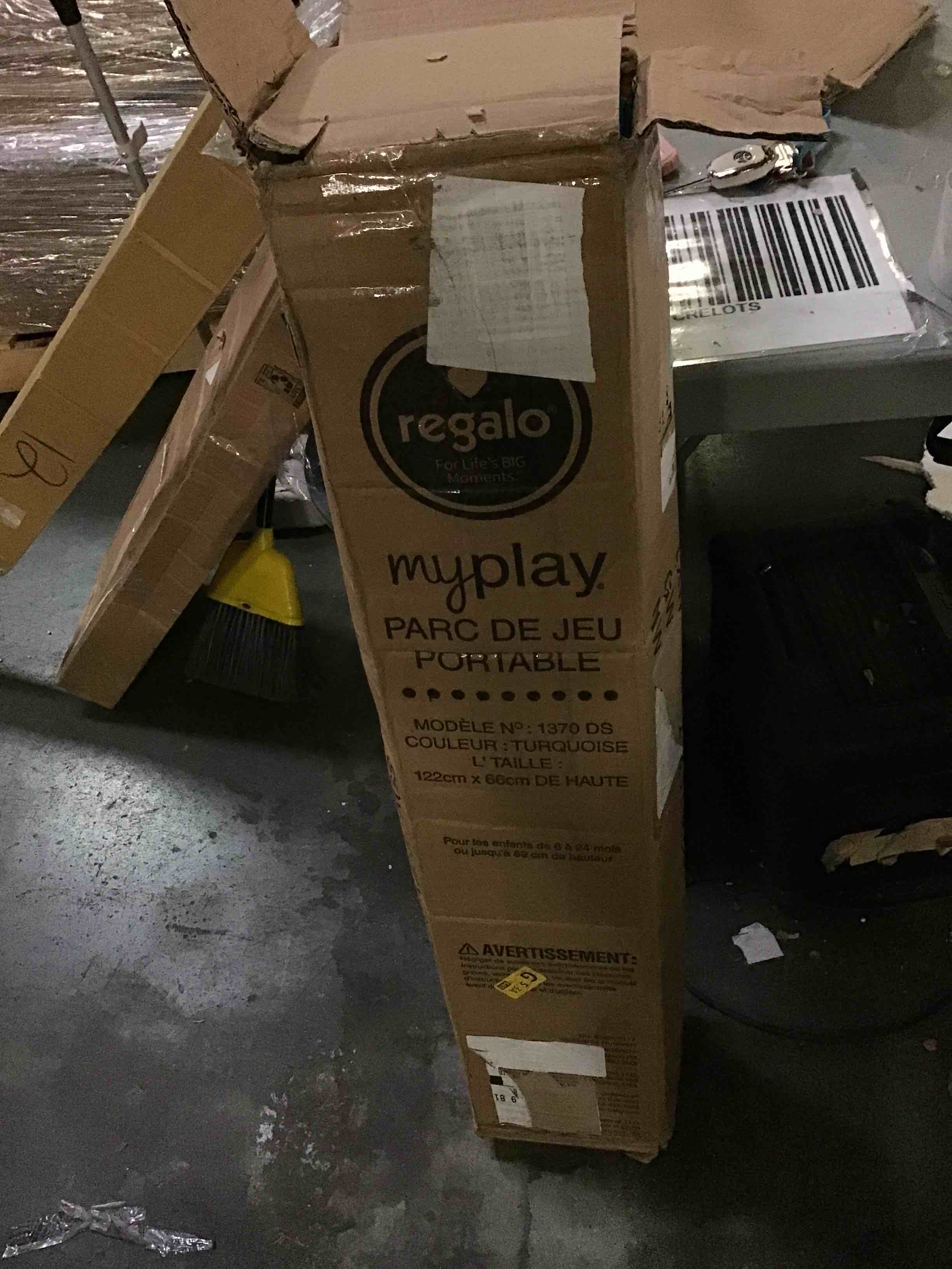 https://s3.amazonaws.com/lotting-images-prod/bidfta/RED5651662_1698324764909.jpeg