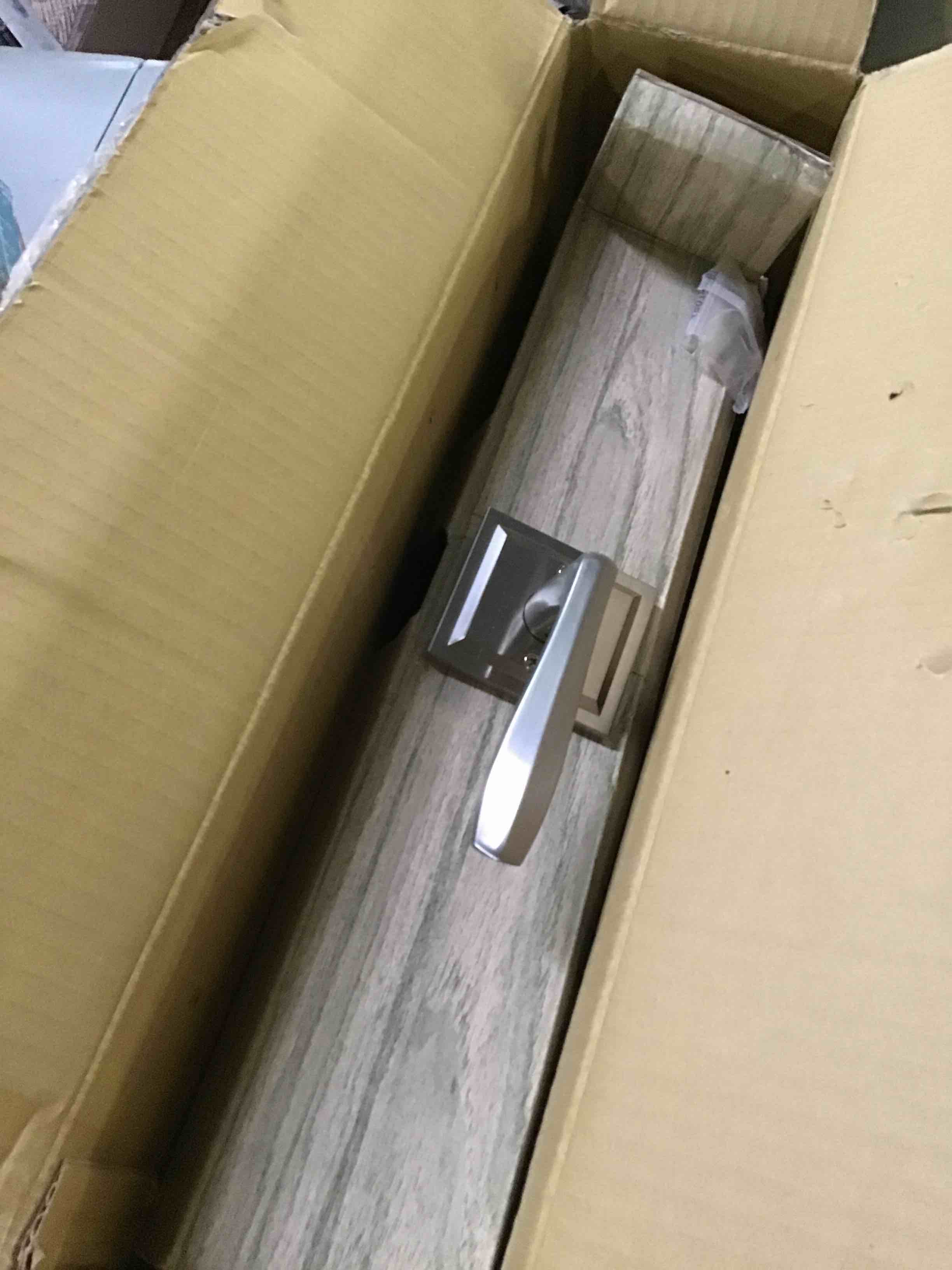 https://s3.amazonaws.com/lotting-images-prod/bidfta/RED5651844_1698434465406.jpeg
