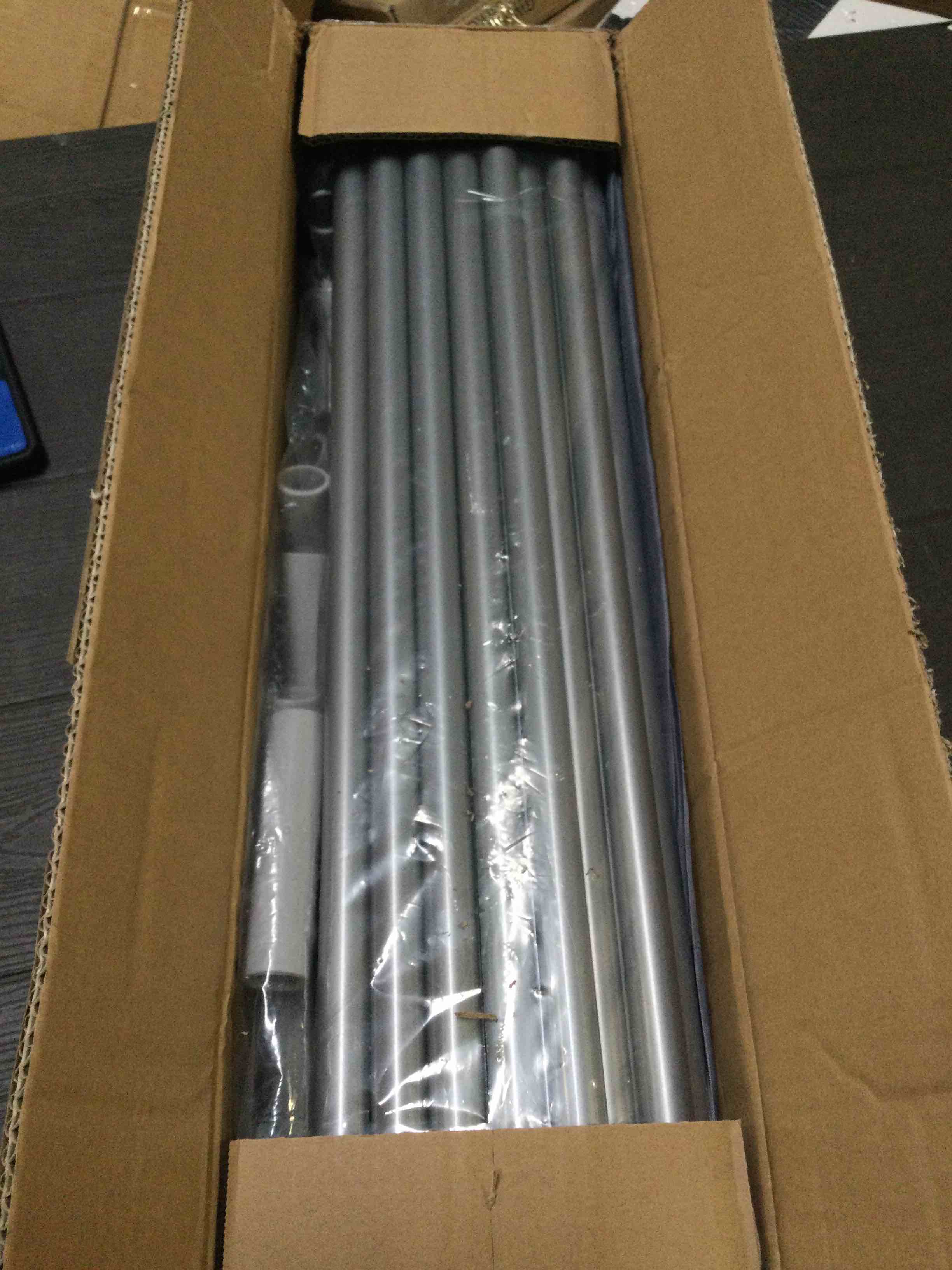 https://s3.amazonaws.com/lotting-images-prod/bidfta/RED5652168_1698866774498.jpeg