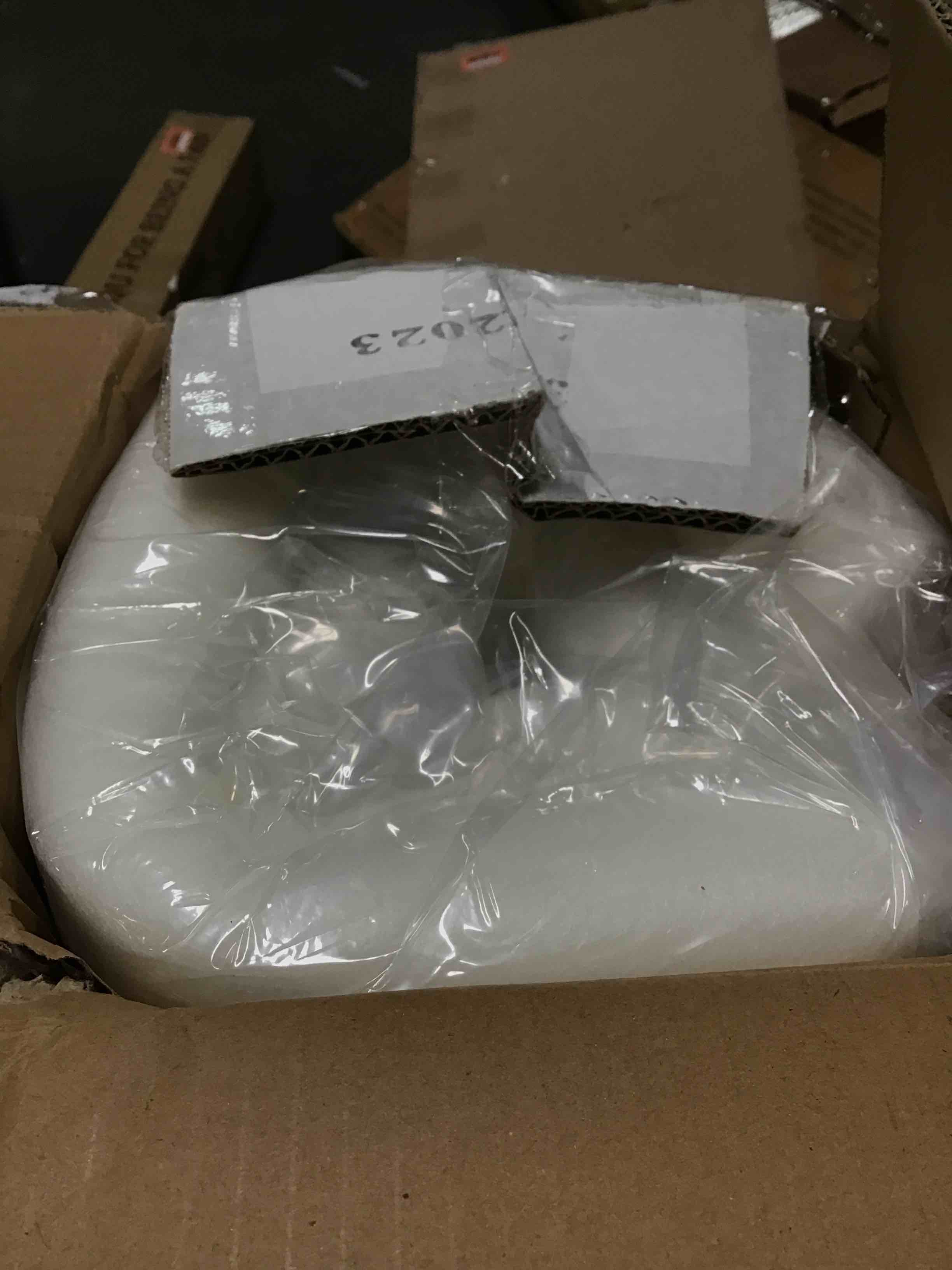https://s3.amazonaws.com/lotting-images-prod/bidfta/RED5652251_1698940004596.jpeg