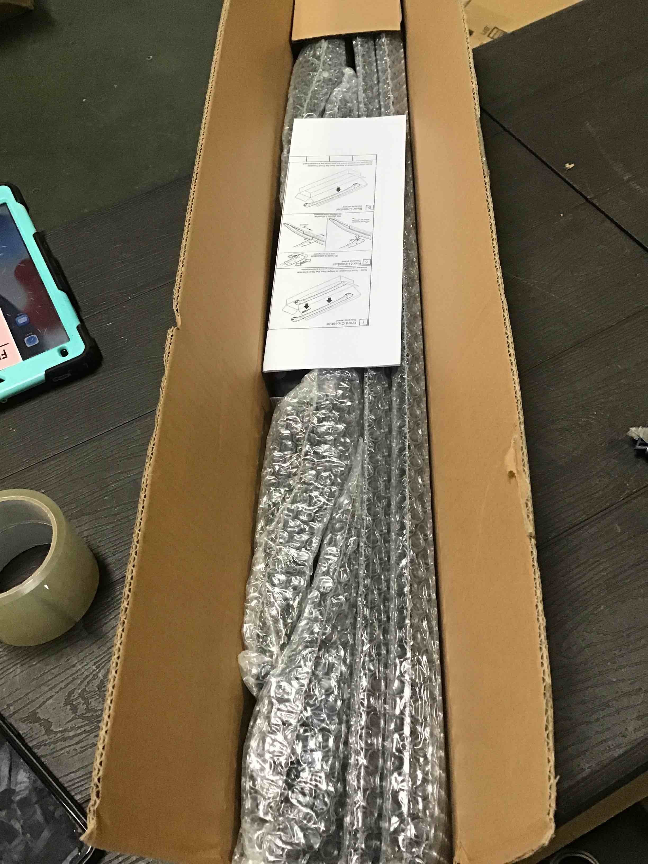 https://s3.amazonaws.com/lotting-images-prod/bidfta/RED5652420_1699029451983.jpeg