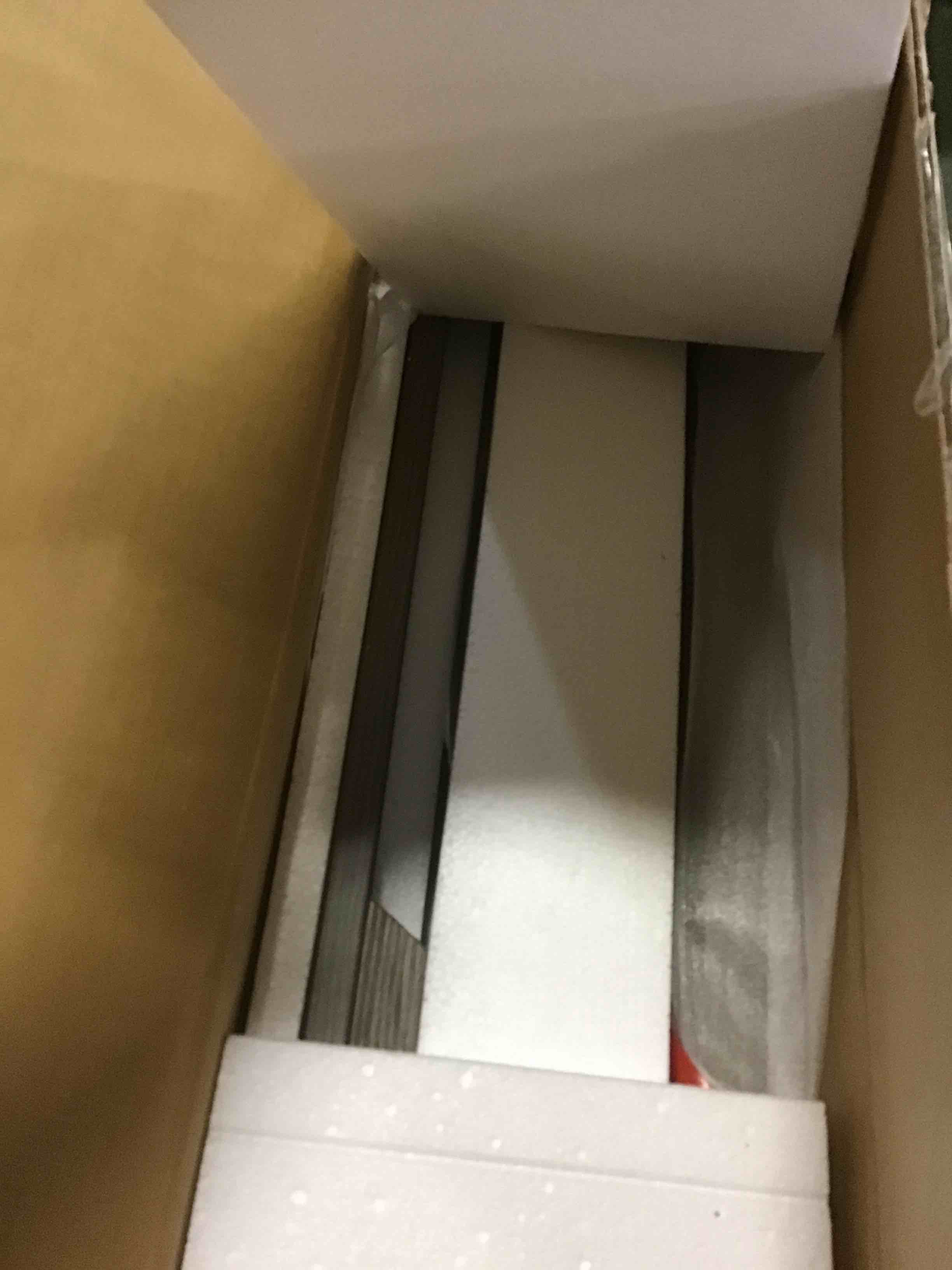 https://s3.amazonaws.com/lotting-images-prod/bidfta/RED5652487_1697807848447.jpeg