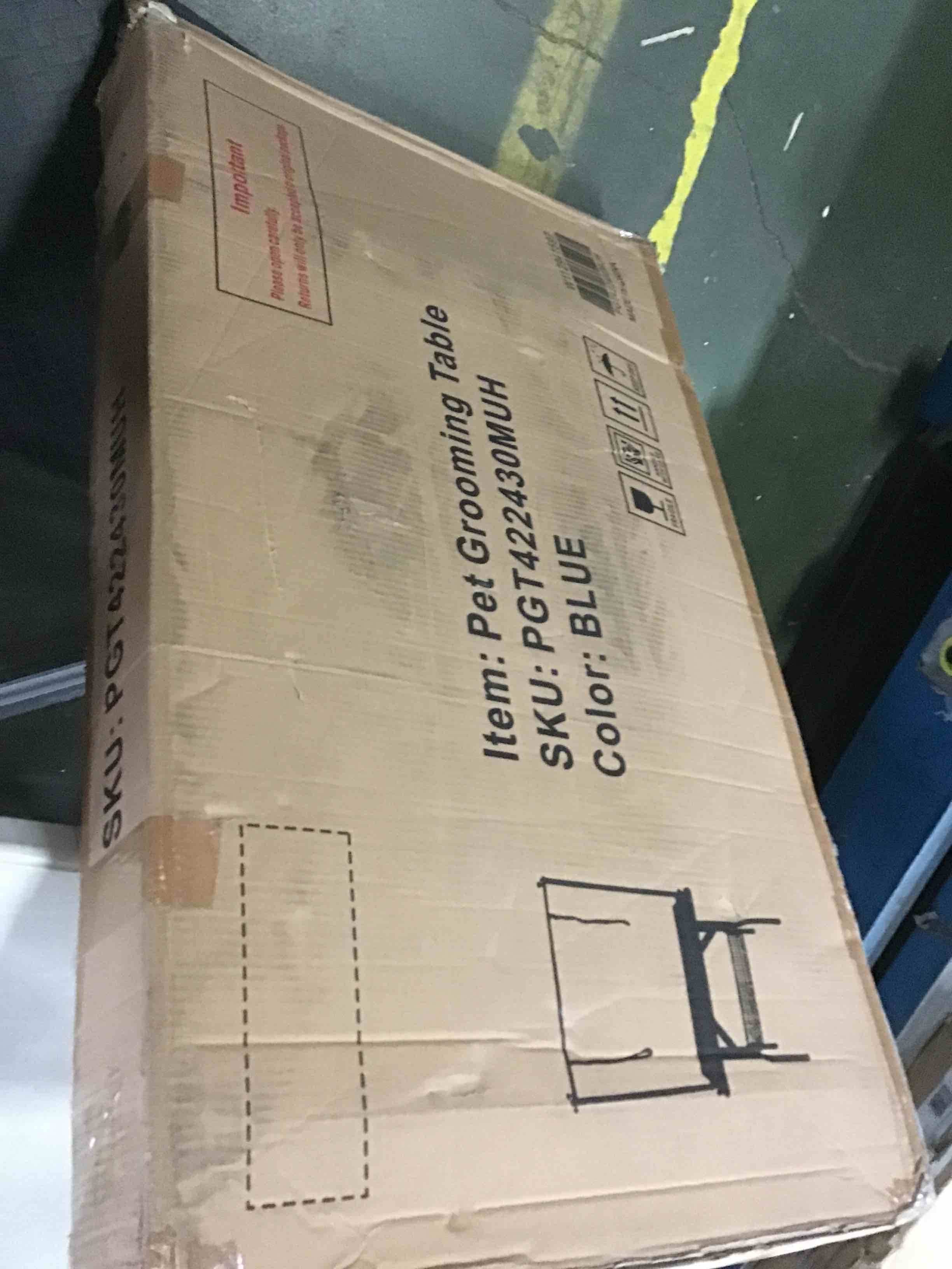 https://s3.amazonaws.com/lotting-images-prod/bidfta/RED5652537_1697816607204.jpeg